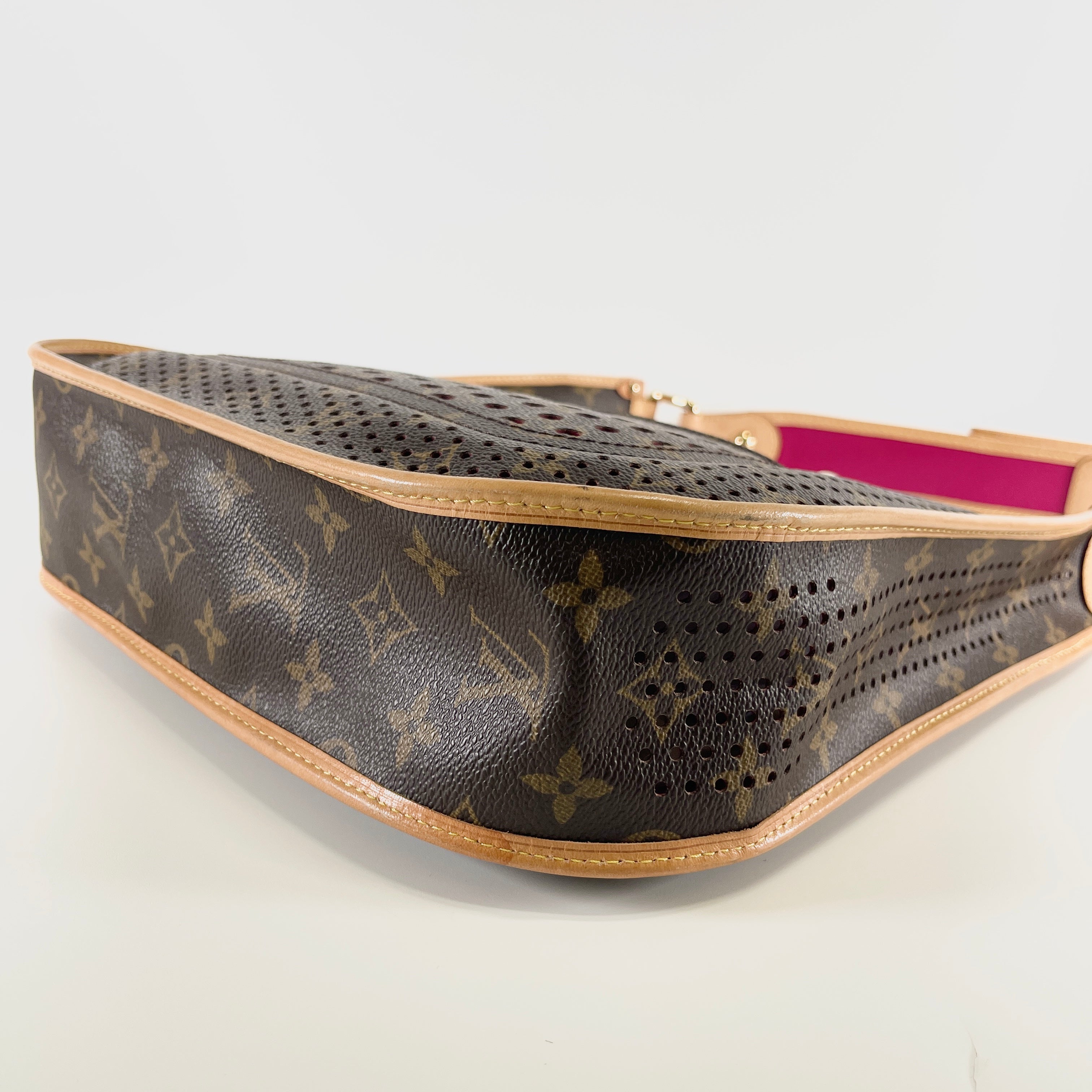 2606 secondhand LV bag Musette M95172/DK0036/ Monogram Perfo