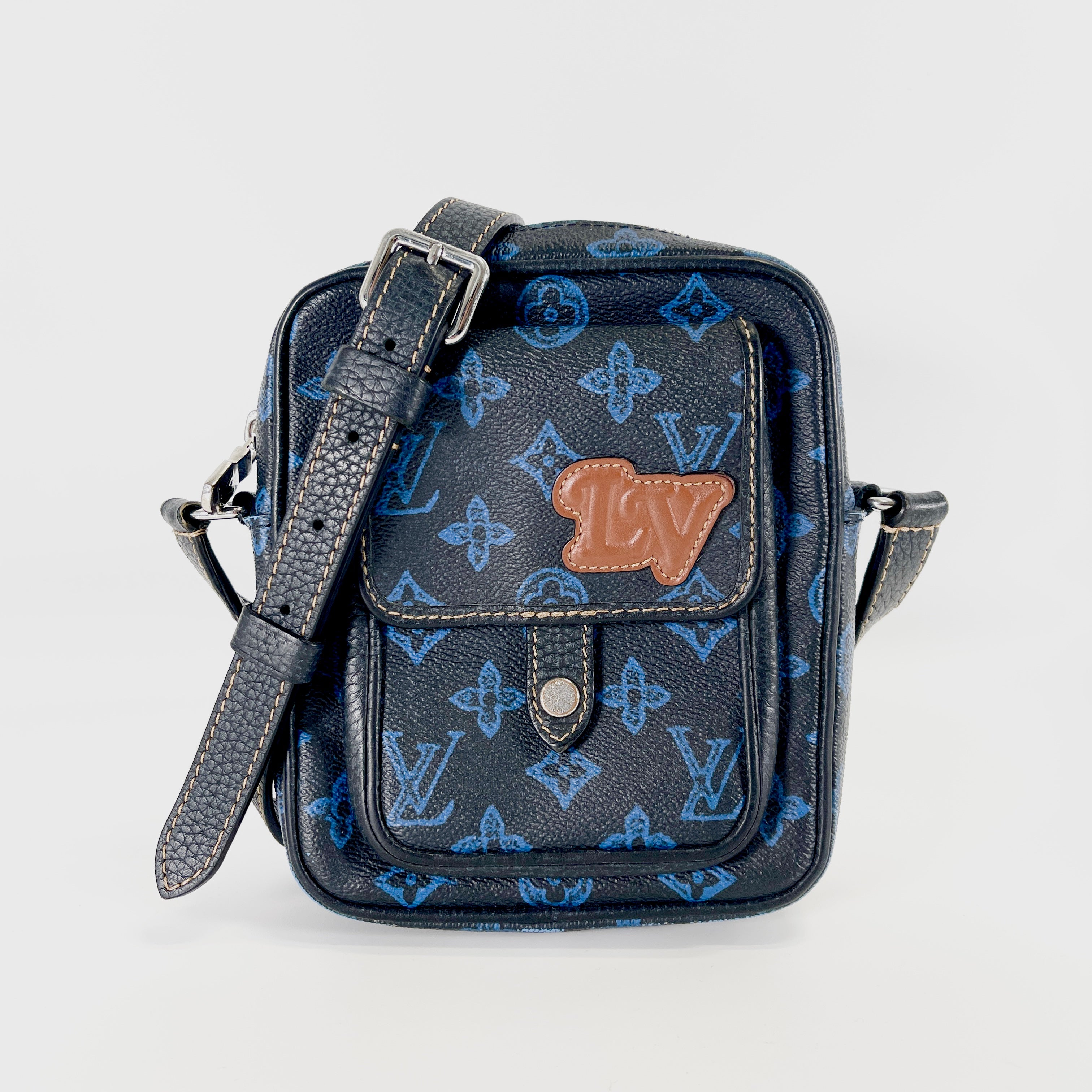 2605 secondhand LV brand bag M81854 Christopher Love Wallet blue button
