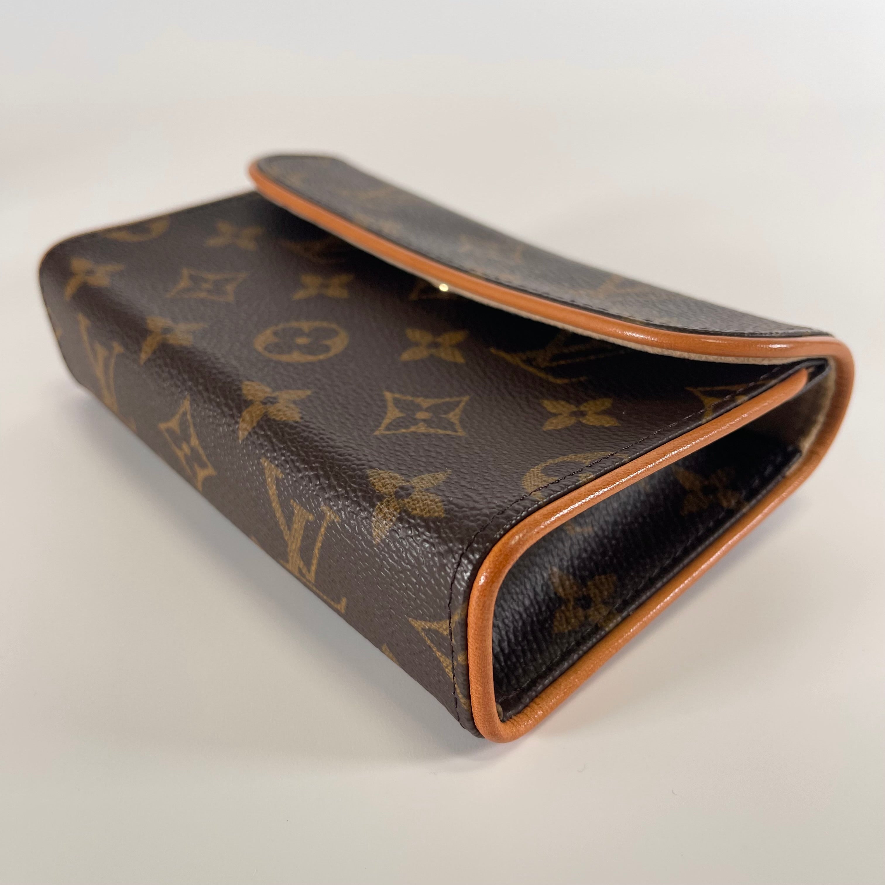2605 secondhand LV bag Pochette M51855/FL0014/ Monogram