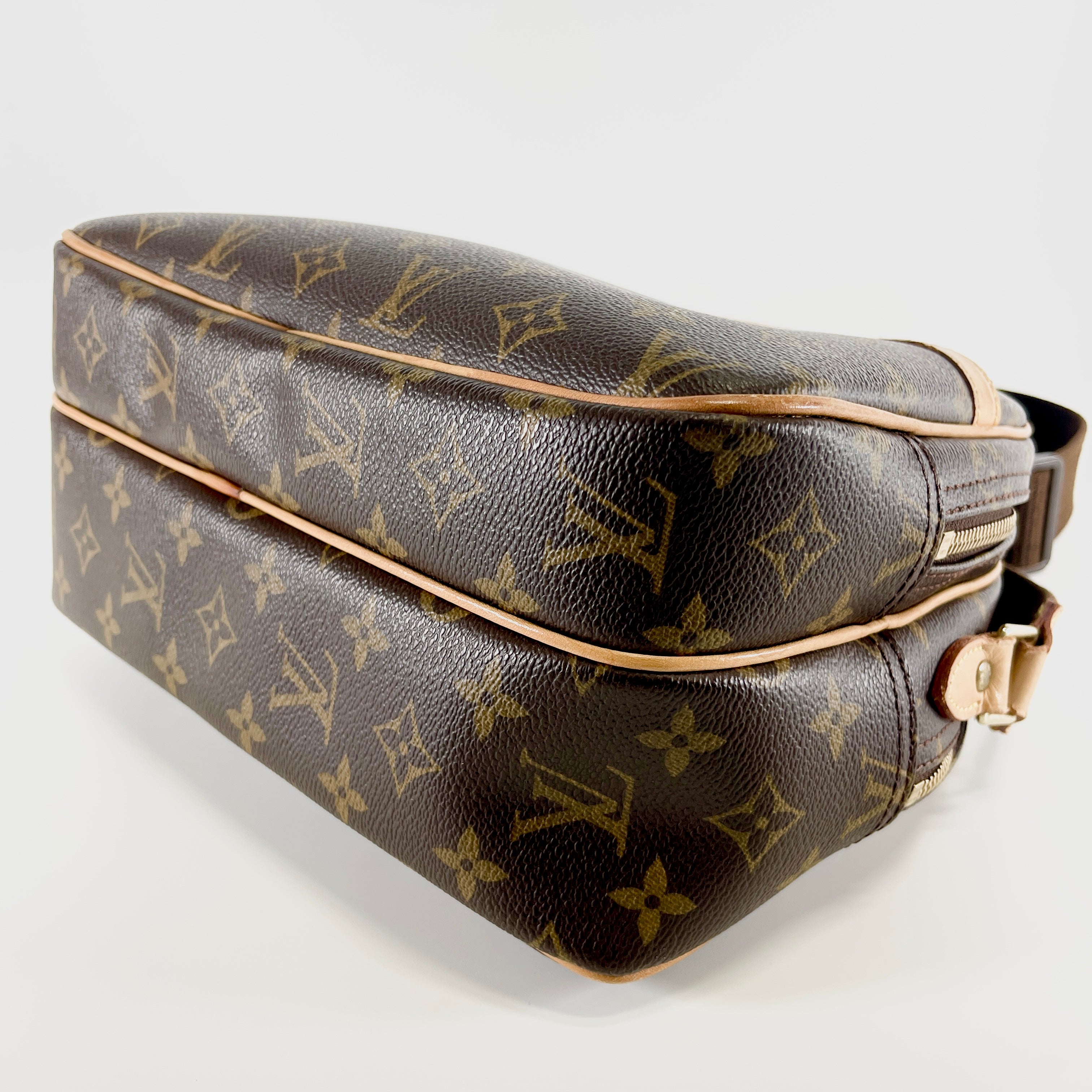 2606 secondhand LV Monogram M45254 reporter 28