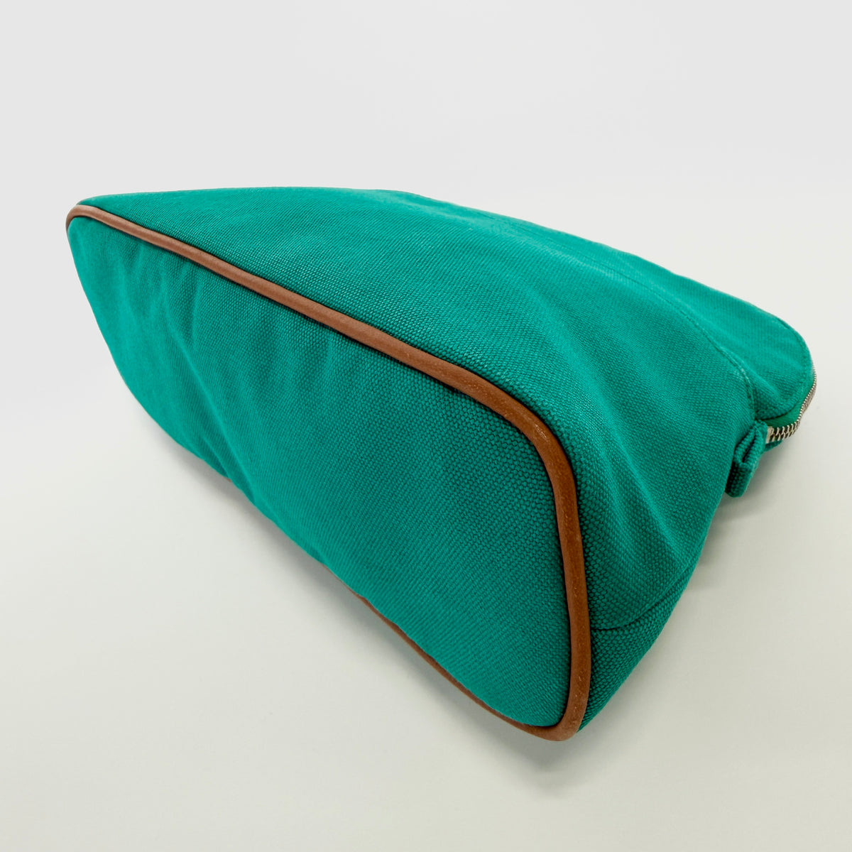 2606 secondhand HERMES Bolide pouch green