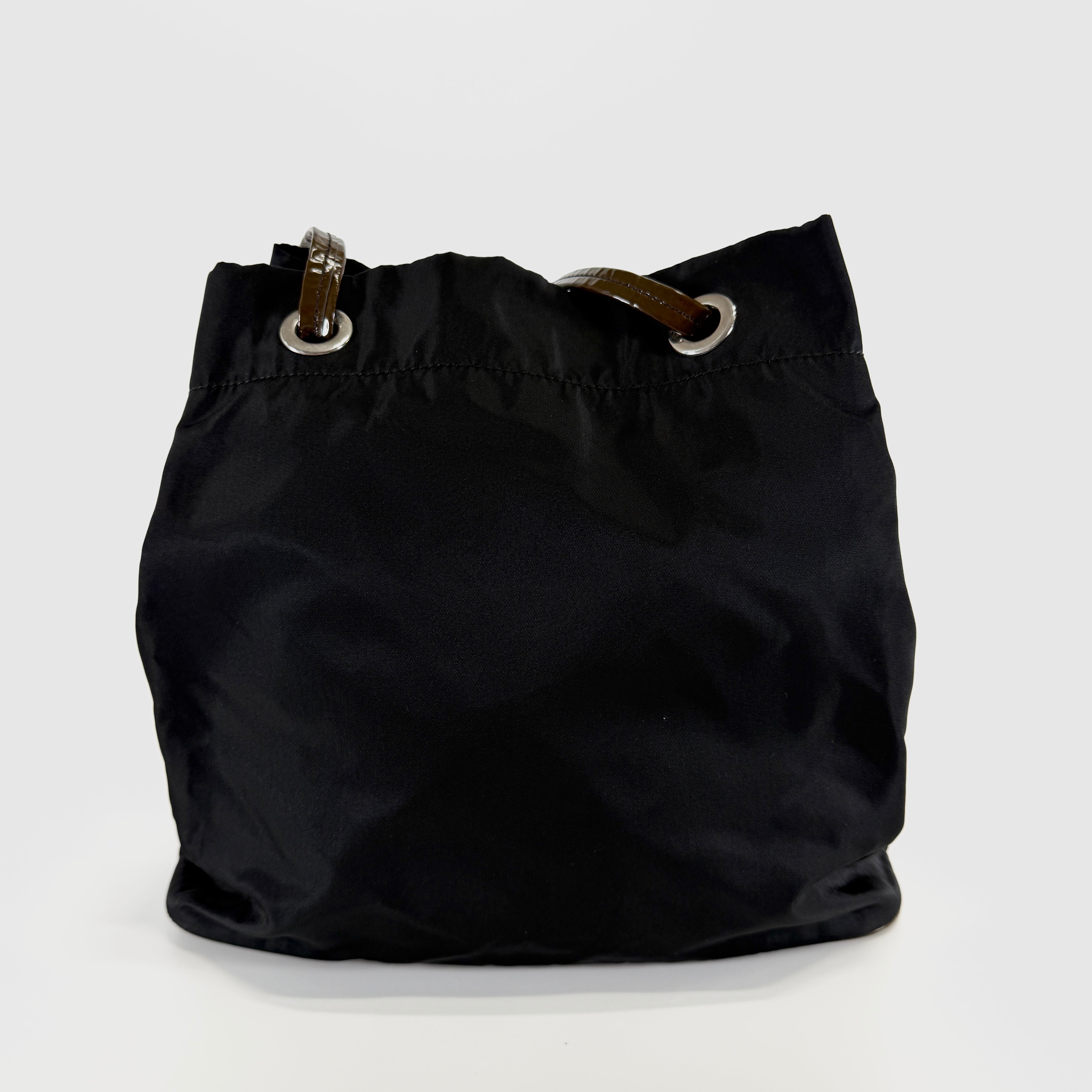 2607 secondhand PRADA Shoulder bag / Crossbody Bag