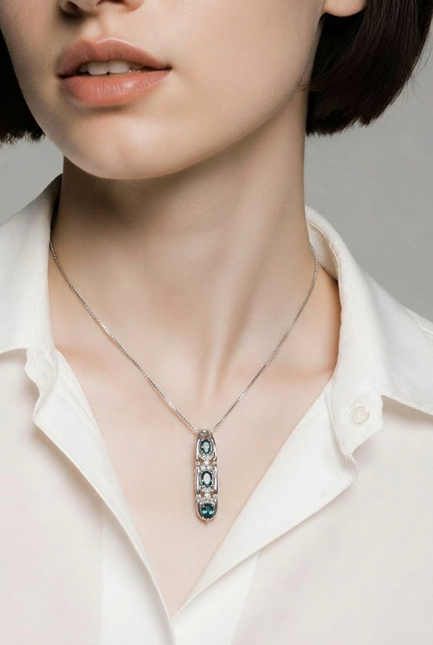 2605 secondhand K18WG necklace 0.52/D0.16ct 3.83g 44㎝