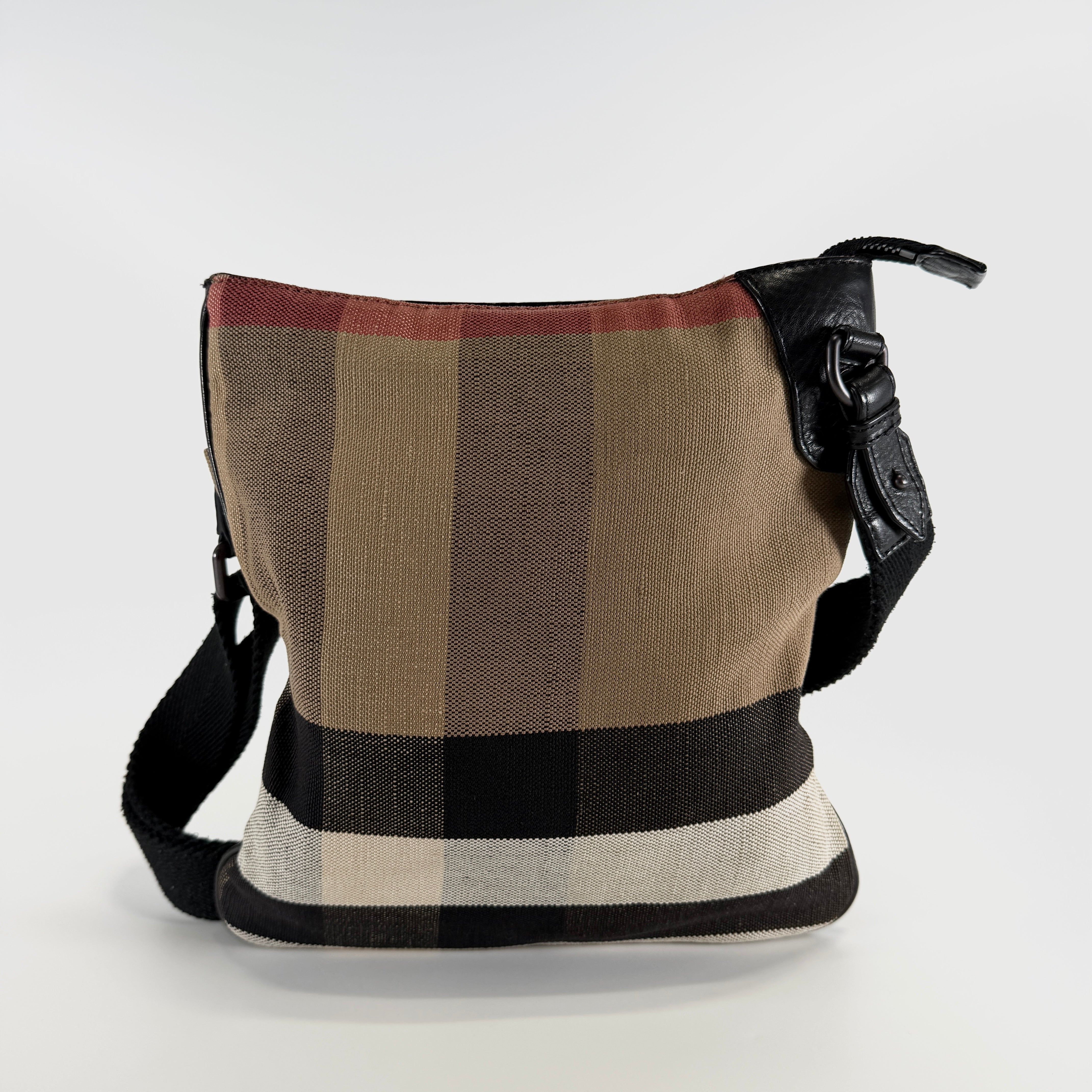 2607 secondhand BURBERRY Shoulder bag / Crossbody Bag Nova Check