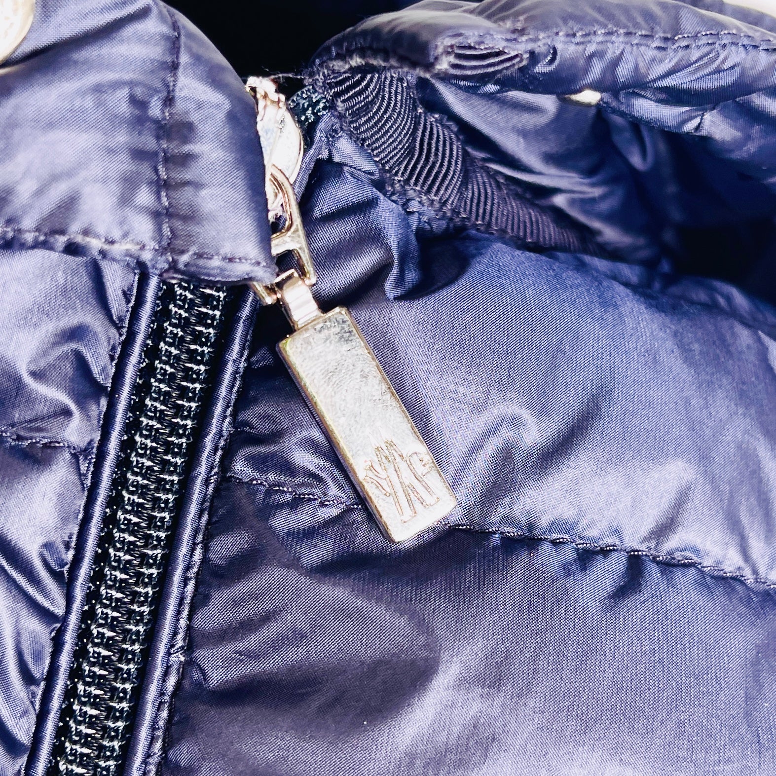 2603 secondhand MONCLER BARBEL 15 year nylon down coat Navy