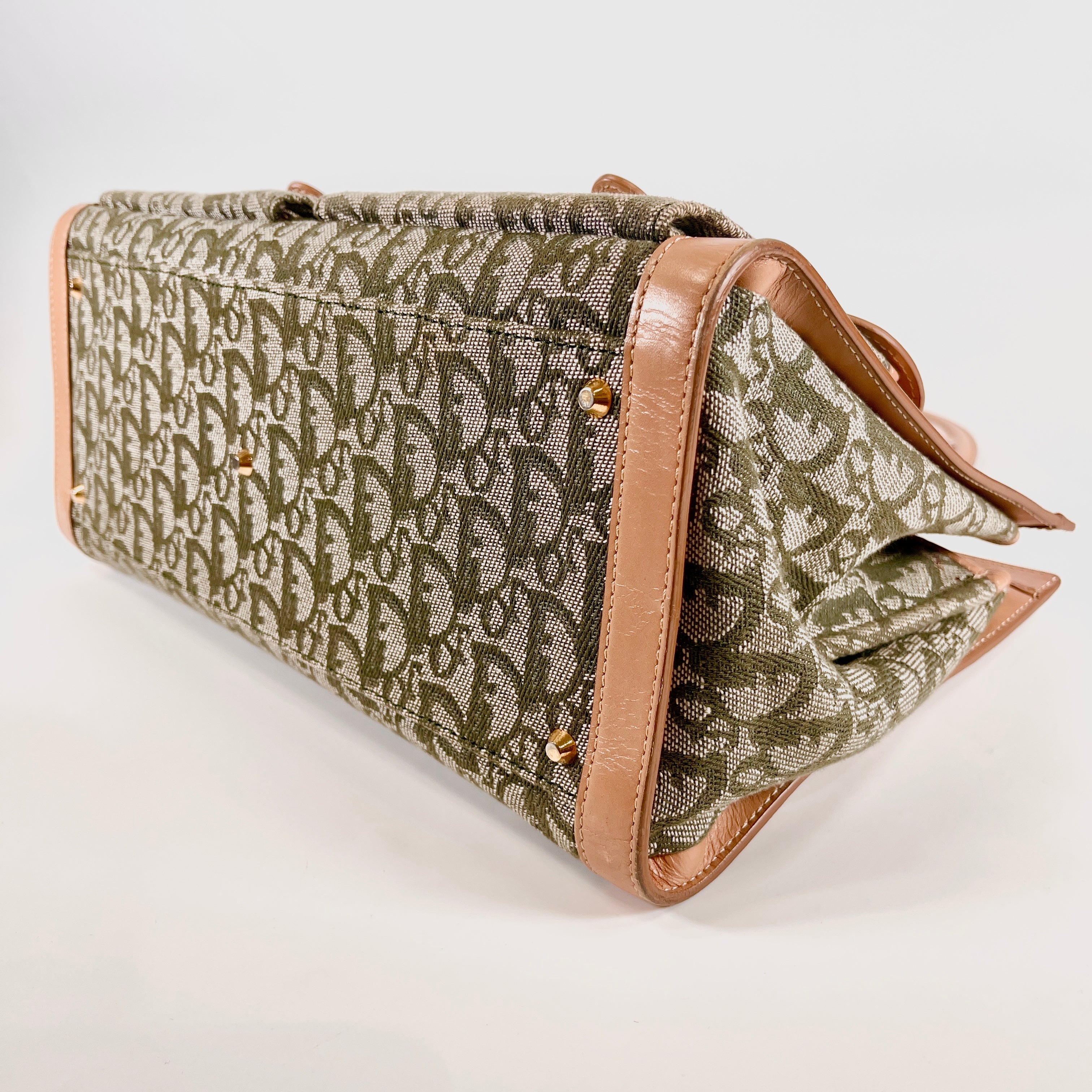 2605 secondhand CD Trotter hand bag
