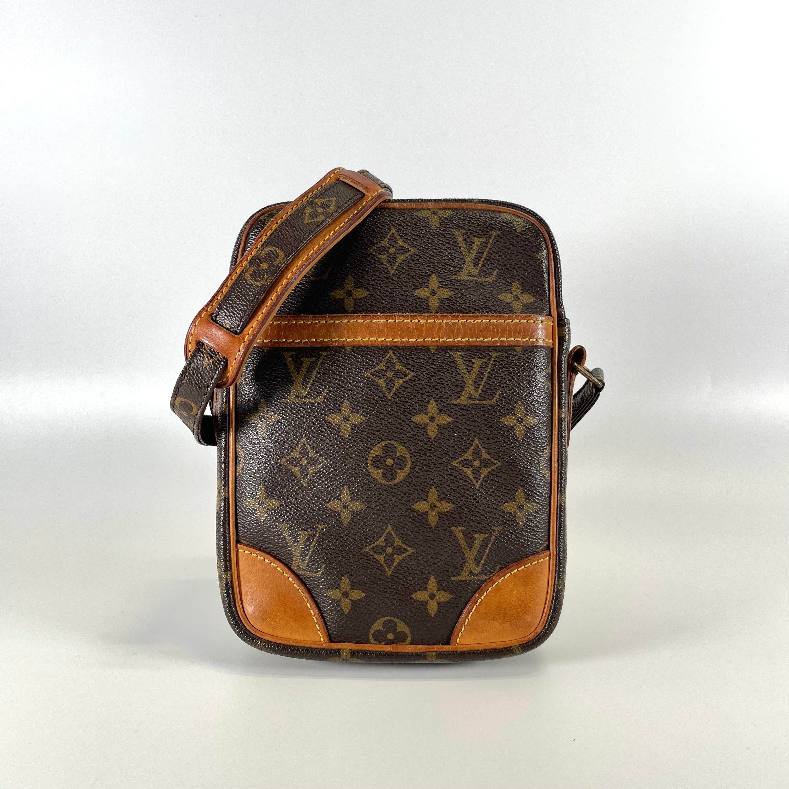 2512 secondhand Louis Vuitton Monogram Danube