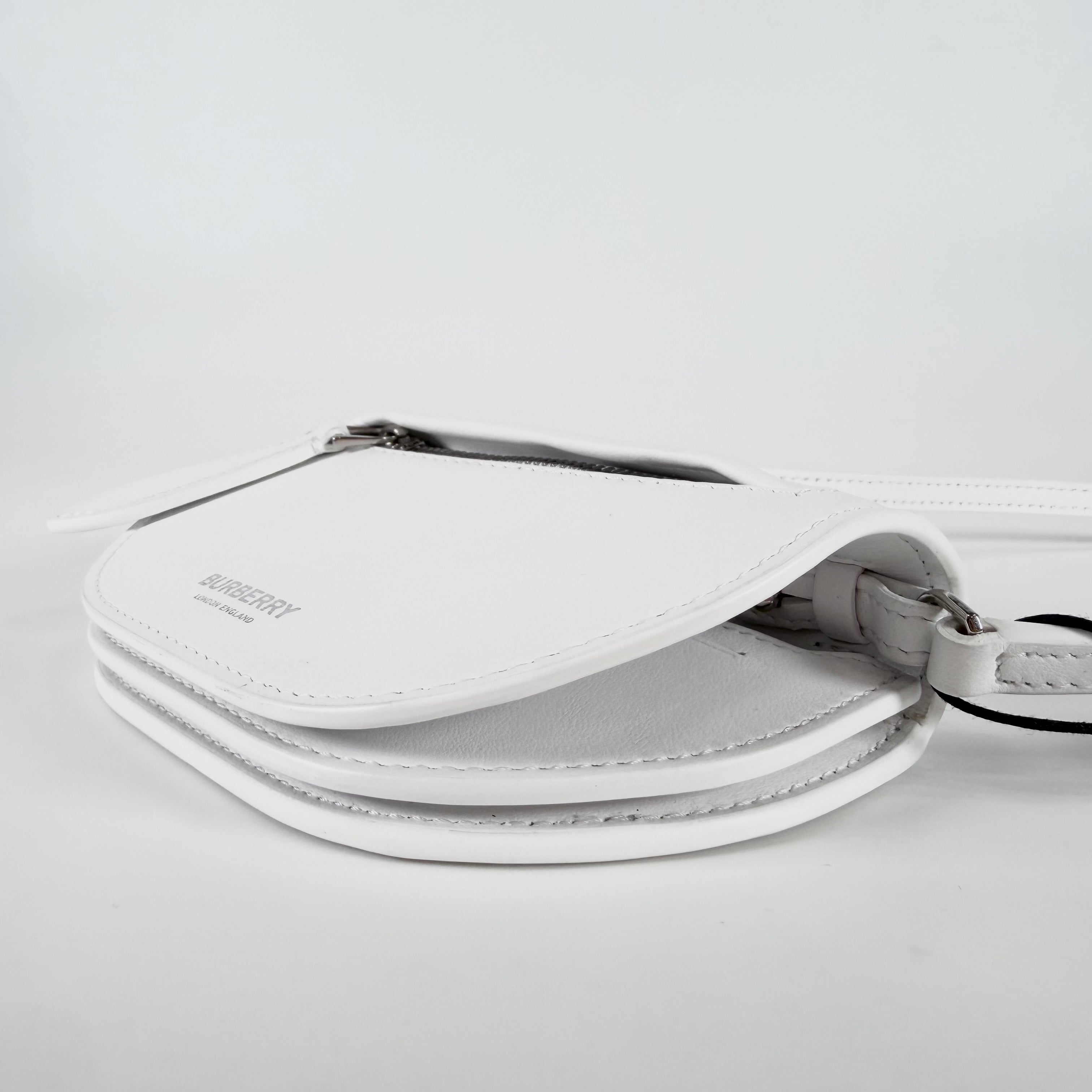 2607 secondhand BURBERRY Shoulder bag / Crossbody Bag