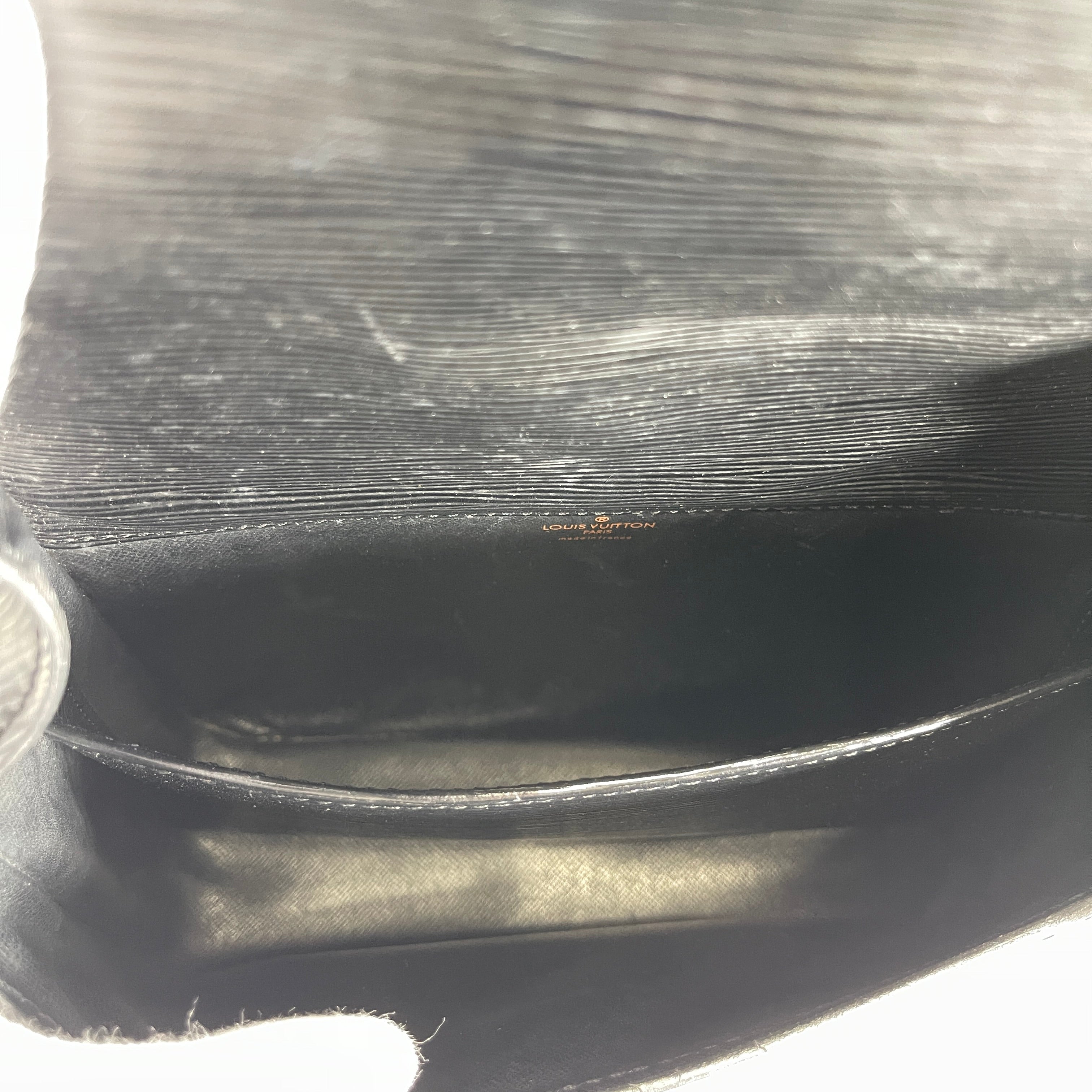 2604 secondhand LV Epi M52242 Cult Ciel black