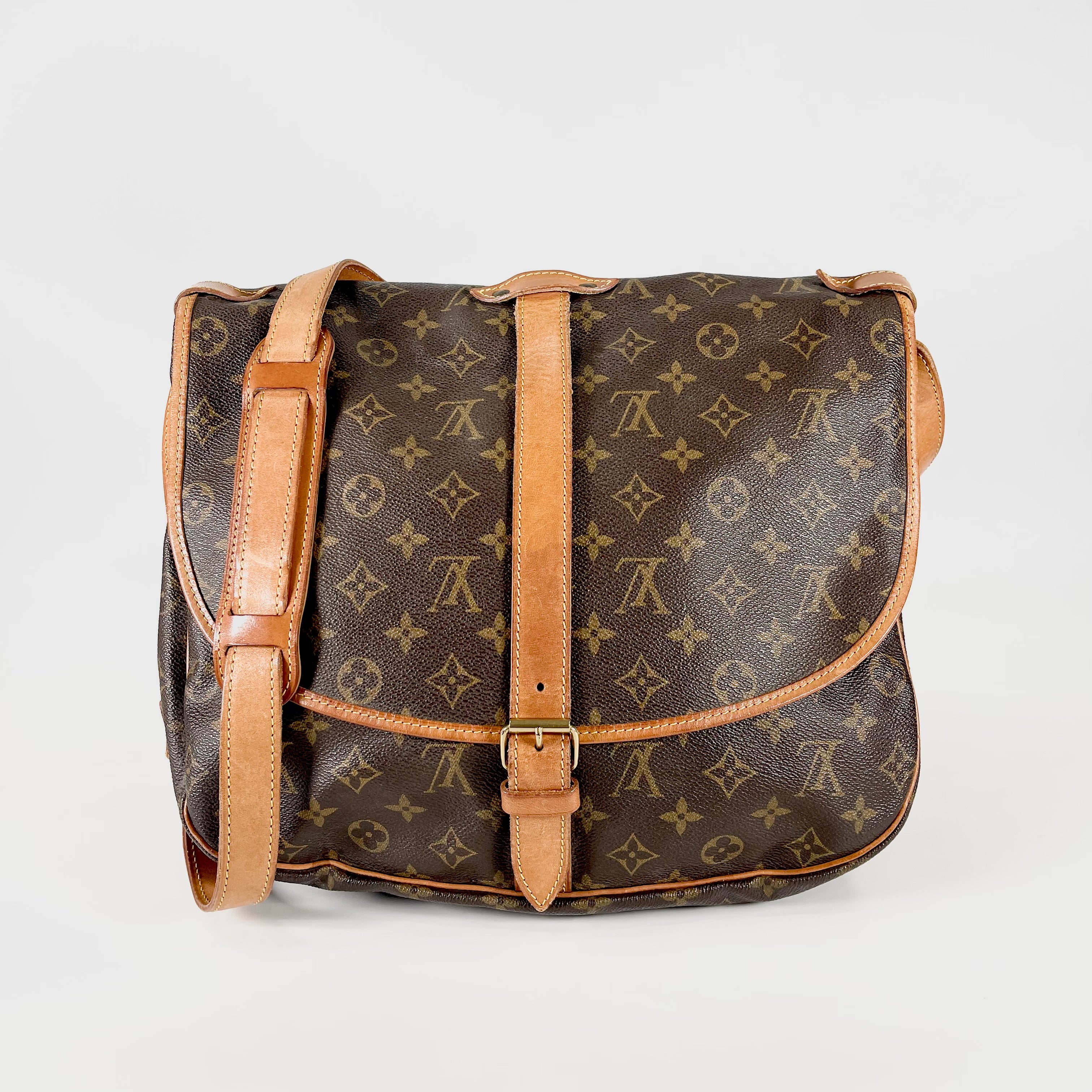 2606 secondhand LV Monogram Saumur 35