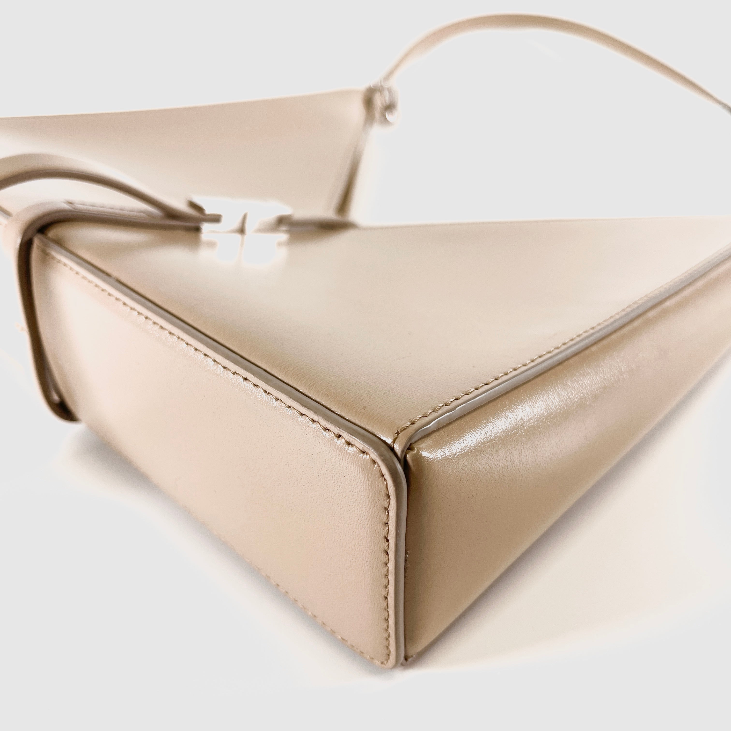 2604 secondhand GIVENCHY van bag shoulder beige / leather