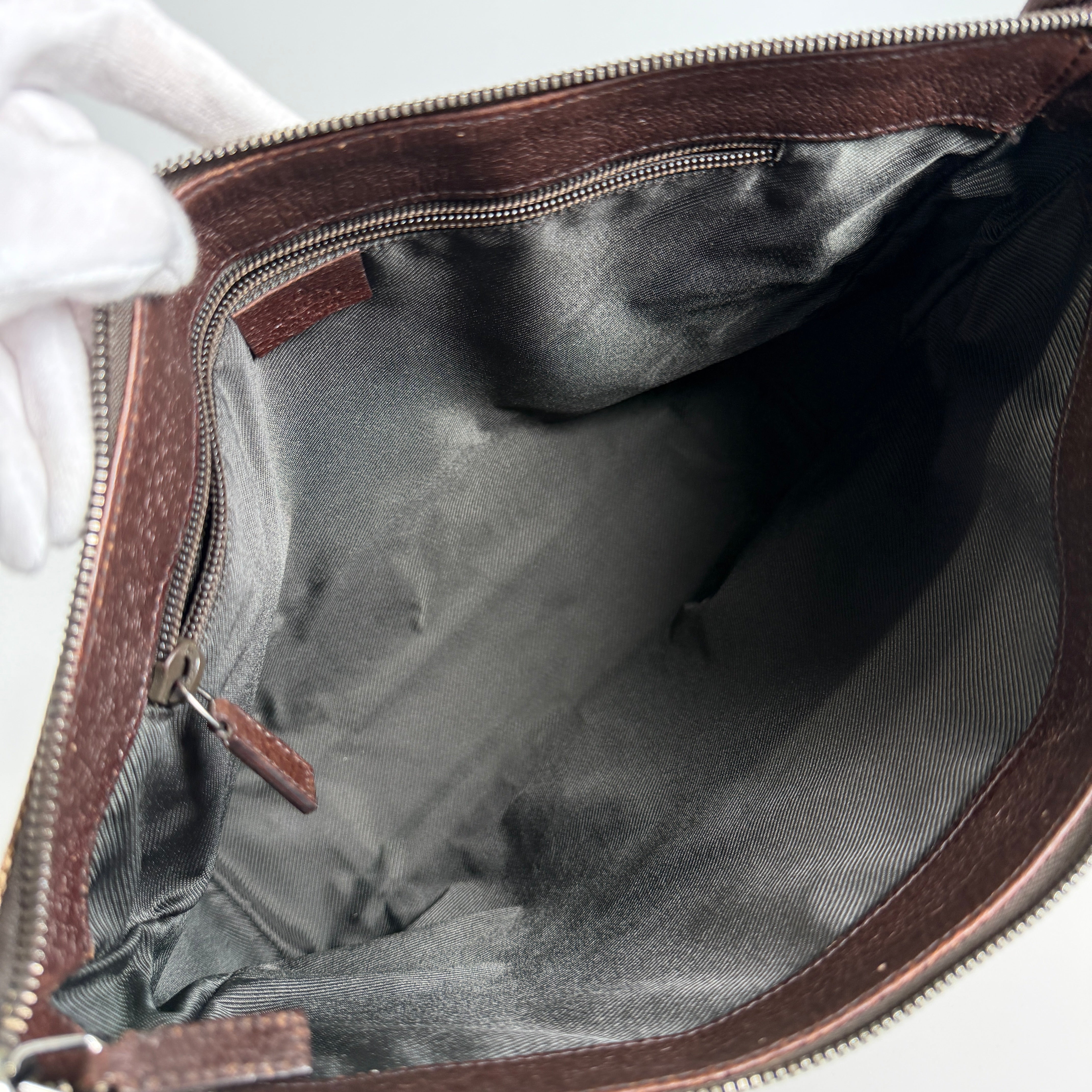 2607 secondhand GUCCI Shoulder bag / Crossbody Bag
