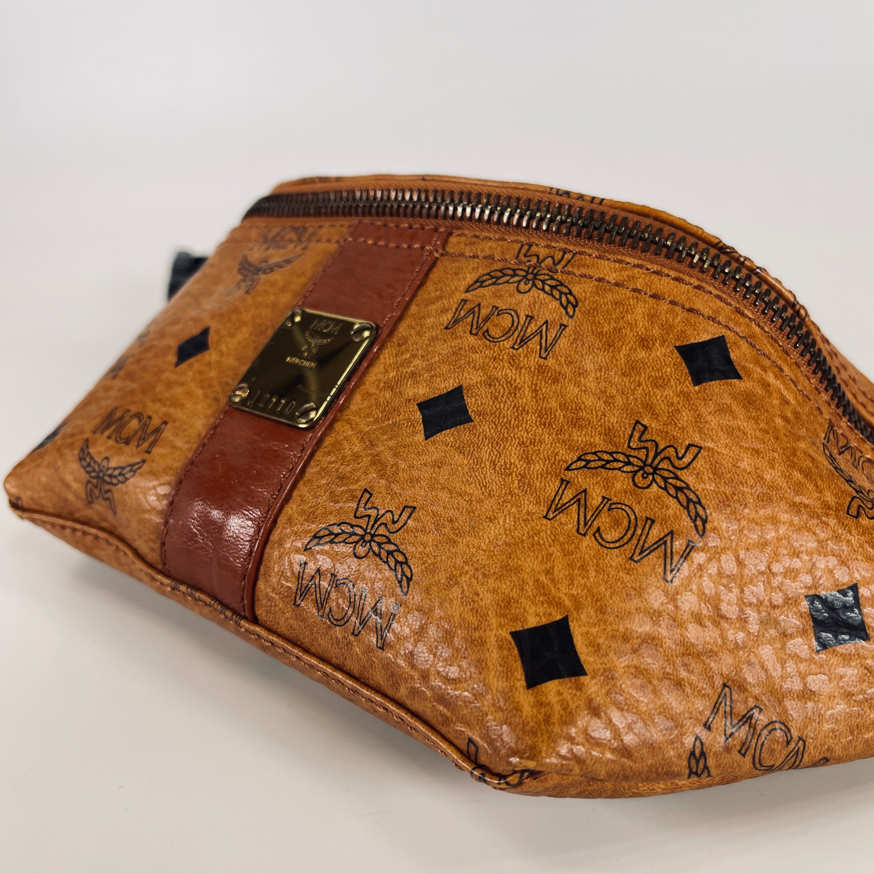 2606 secondhand MCM Waist pouch
