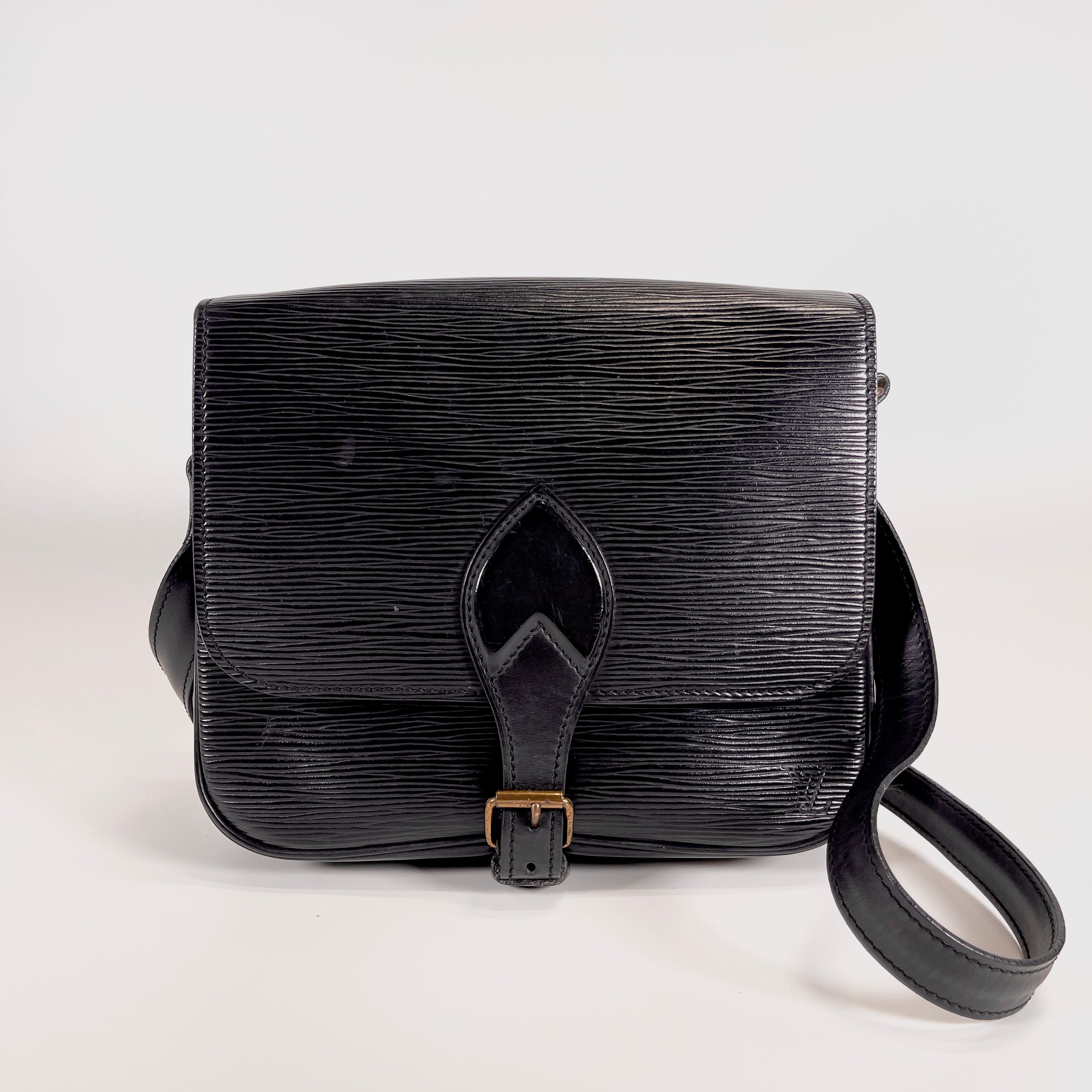 2604 secondhand LV Epi M52242 Cult Ciel black