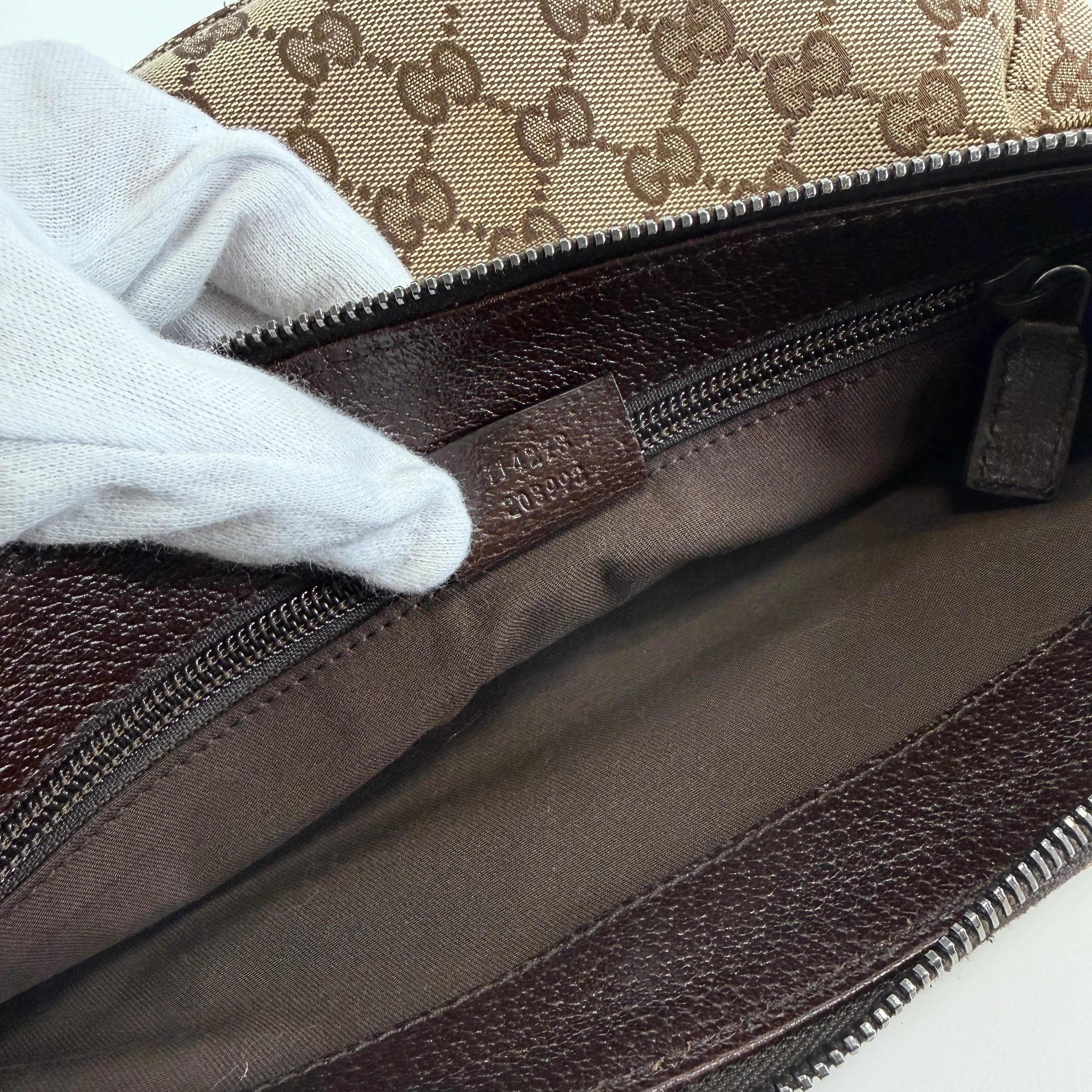 2606 secondhand GUCCI GG canvas Shoulder bag