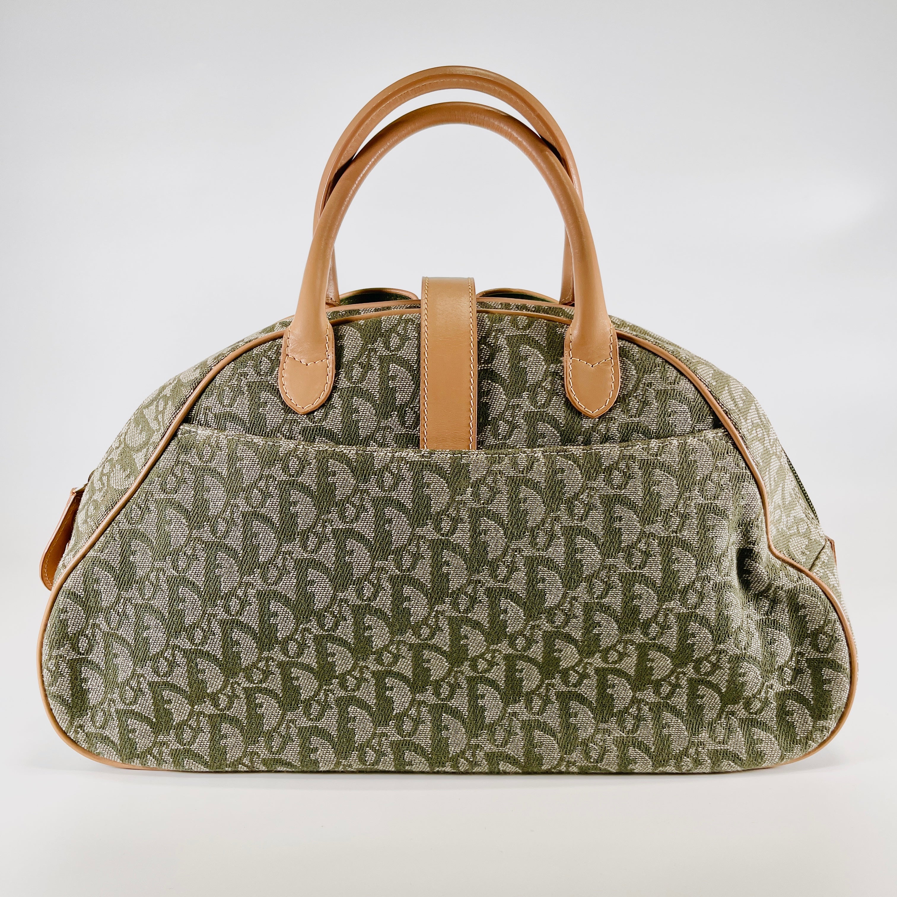 2604 secondhand CD Trotter hand bag