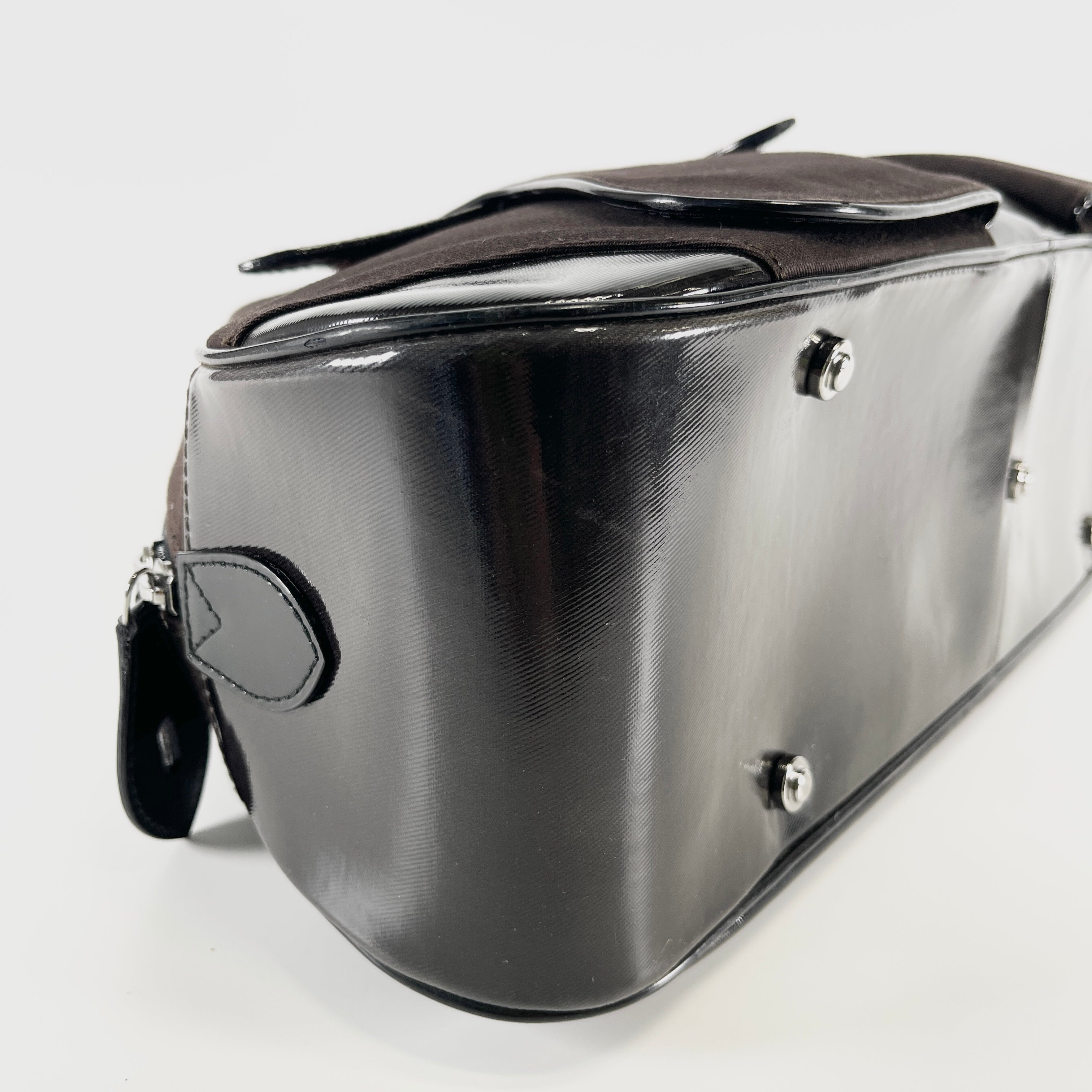2605 secondhand CD hand bag