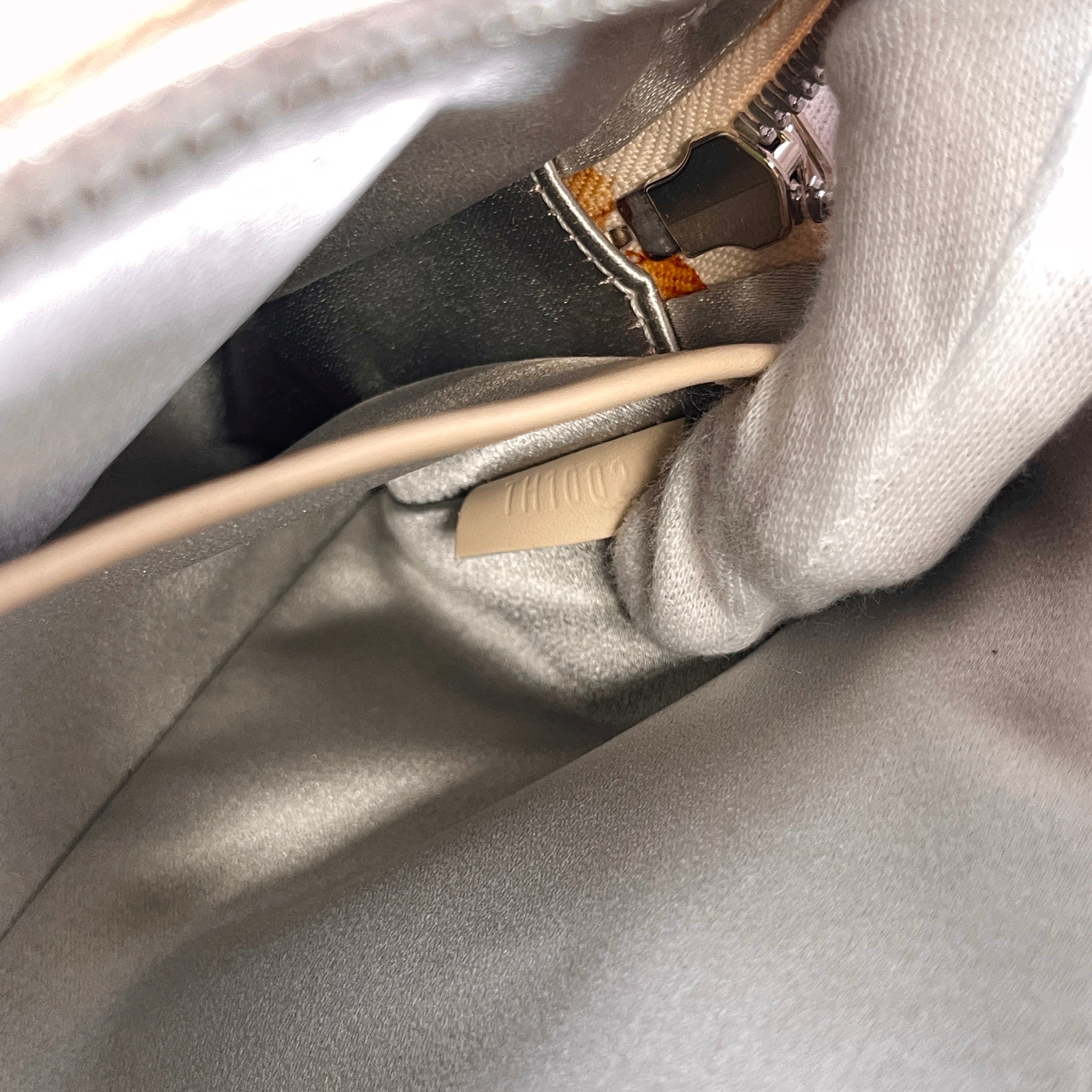 2606 secondhand LV Monogram Shine