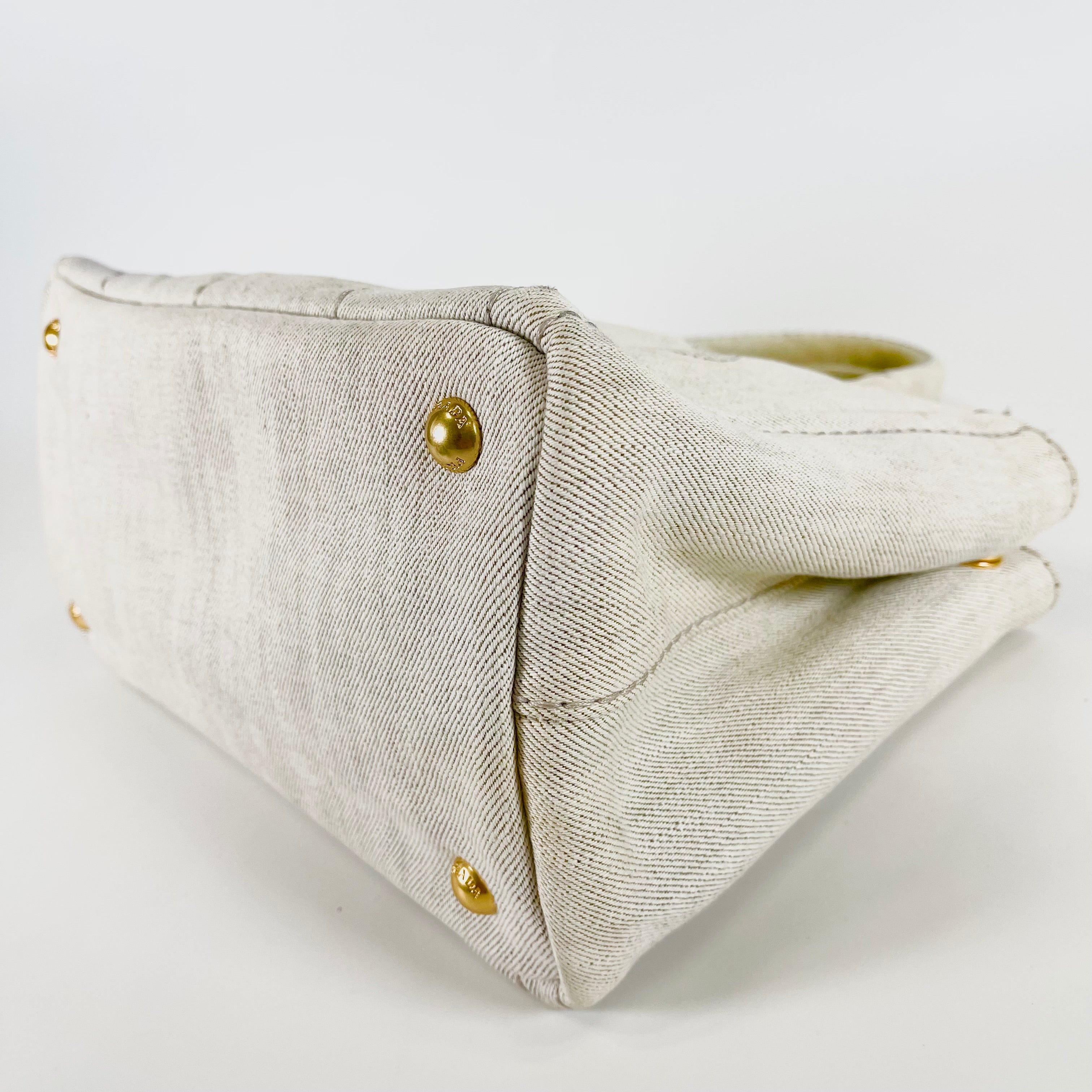 2605 secondhand PRADA hand bag
