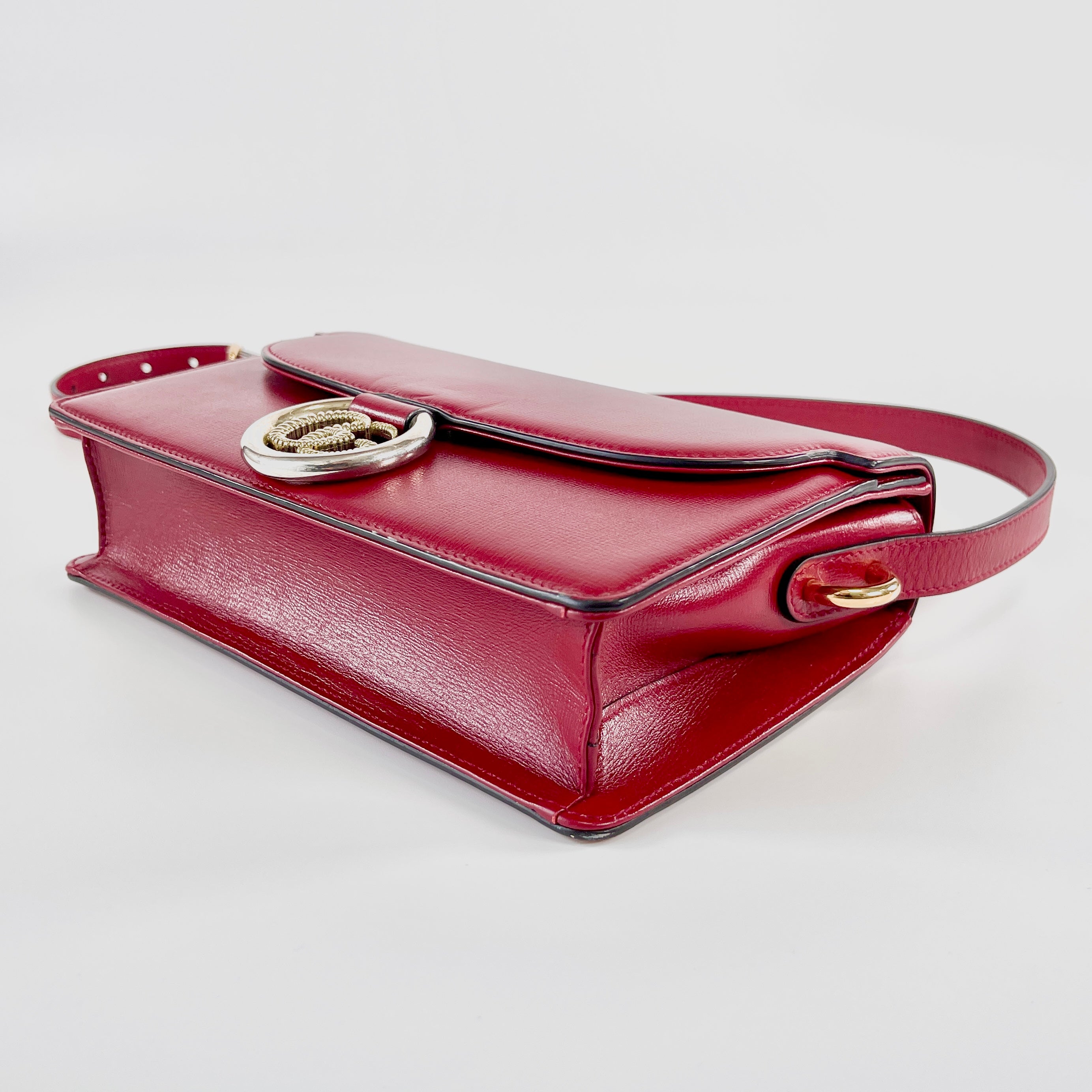 2604 secondhand GUCCI 589474 GG Marmont Shoulder bag