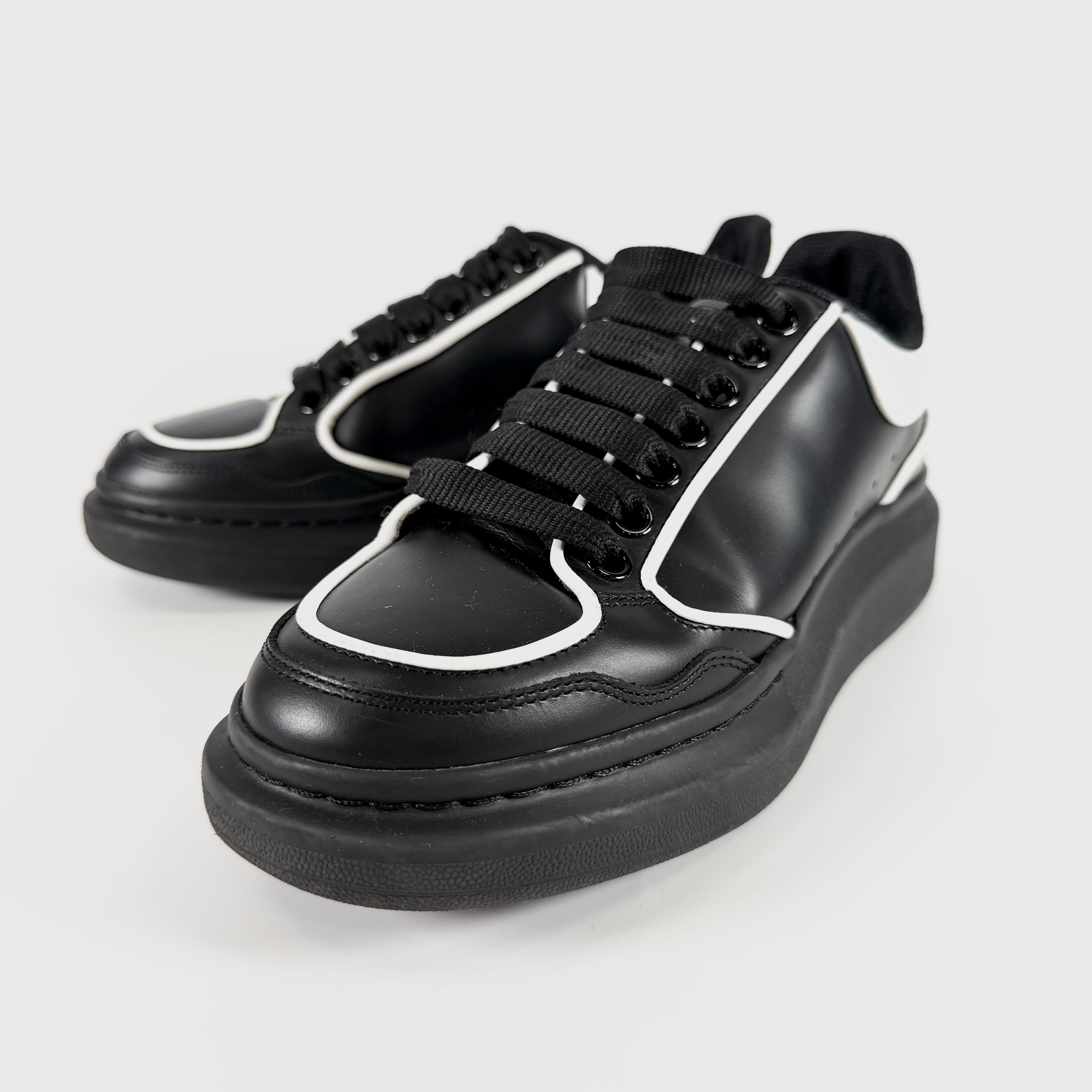 2605 secondhand Alexander McQueen Sun leather sneakers 39 unisex black × white 777300