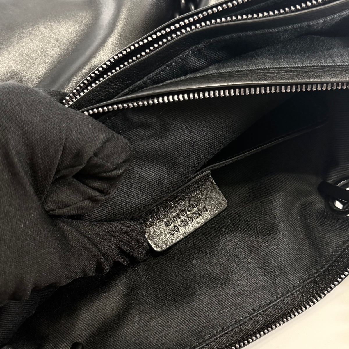 2608 secondhand Ferragamo Shoulder bag leather black