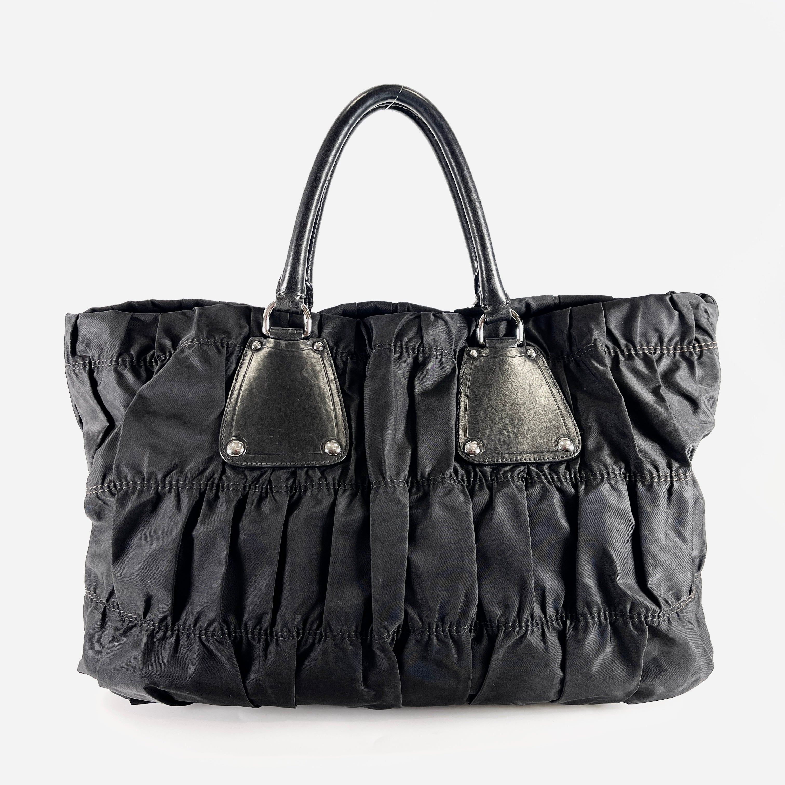 2605 secondhand PRADA nylon hand bag