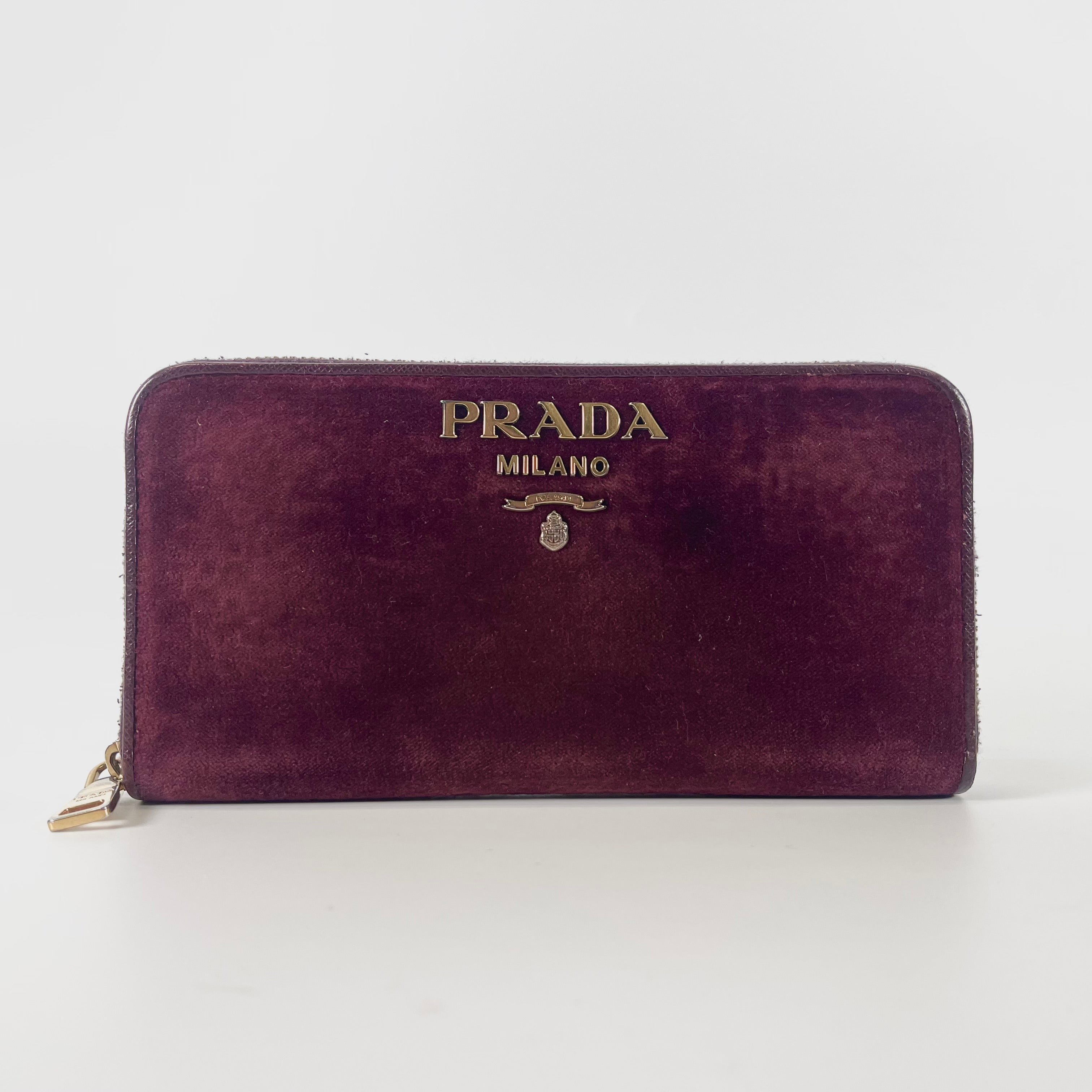 2602 secondhand PRADA round fastener Long wallet