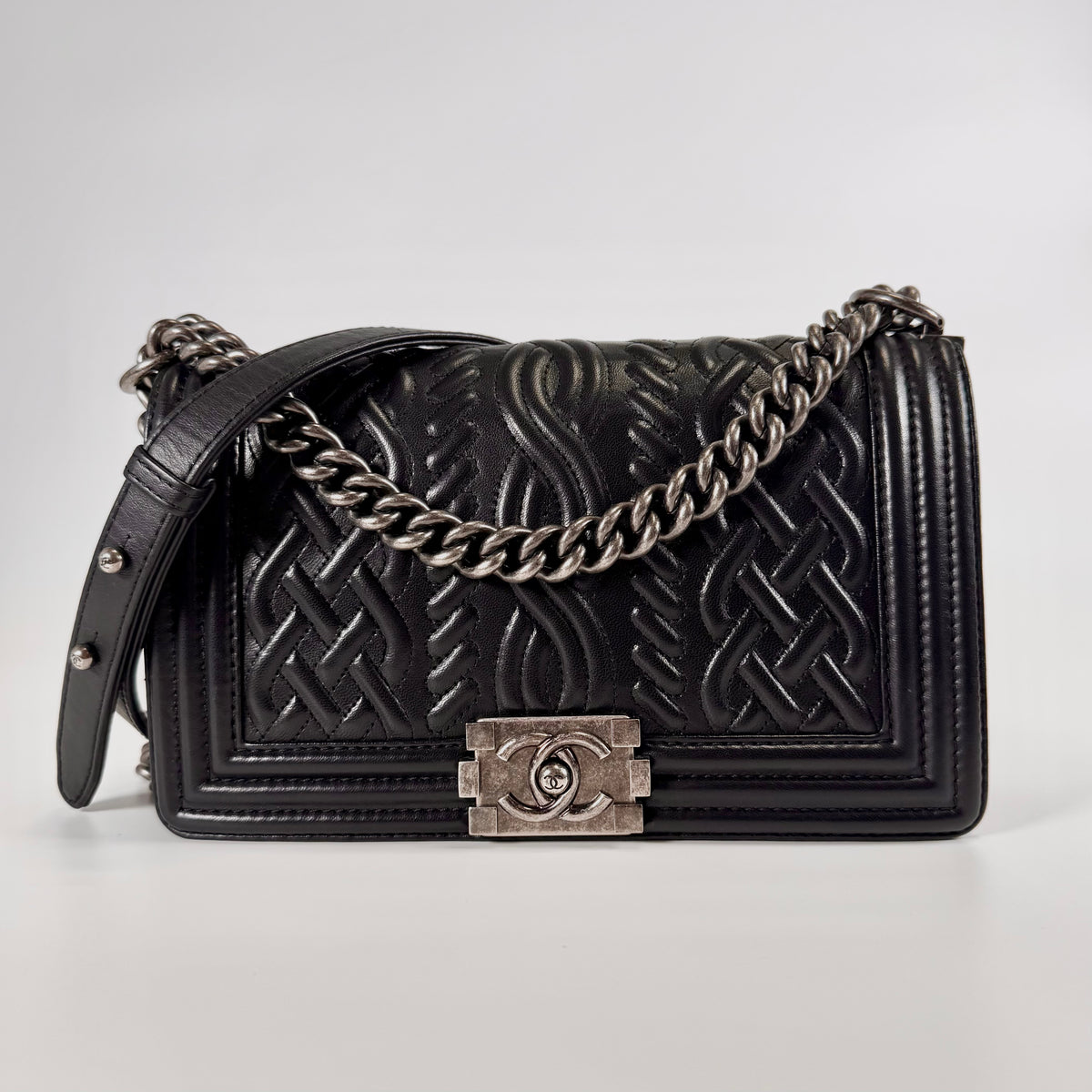 2608 secondhand CHANEL Boy 25 lambskin Chain Shoulder Bag black gun metallic metal fittings 18199525 18 A67086