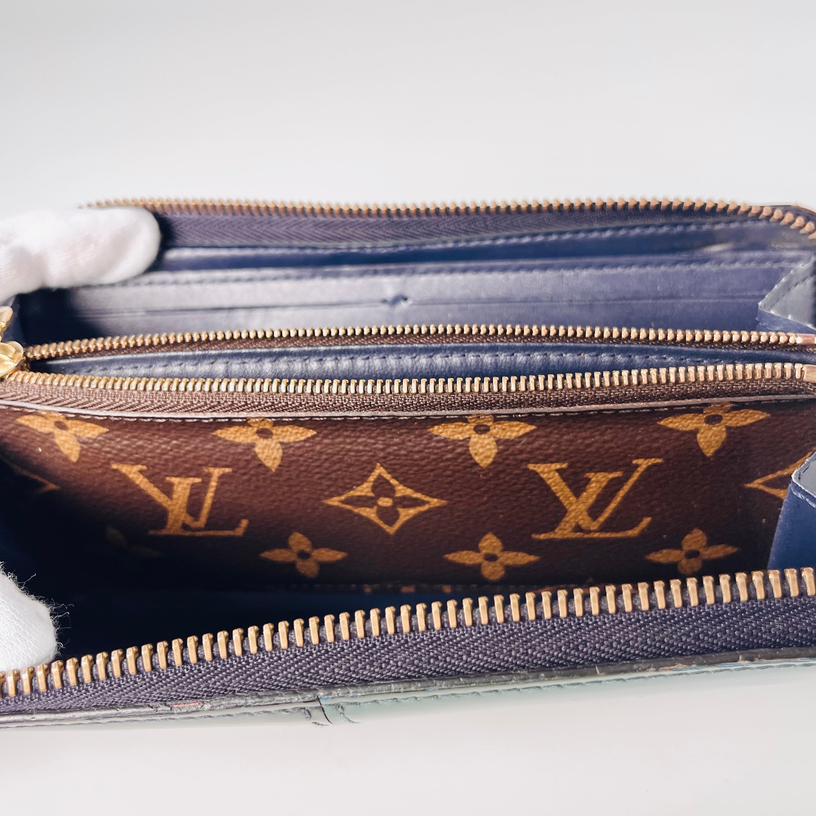2605 secondhand LV Wallet M64111 Portefeuille UB3107
