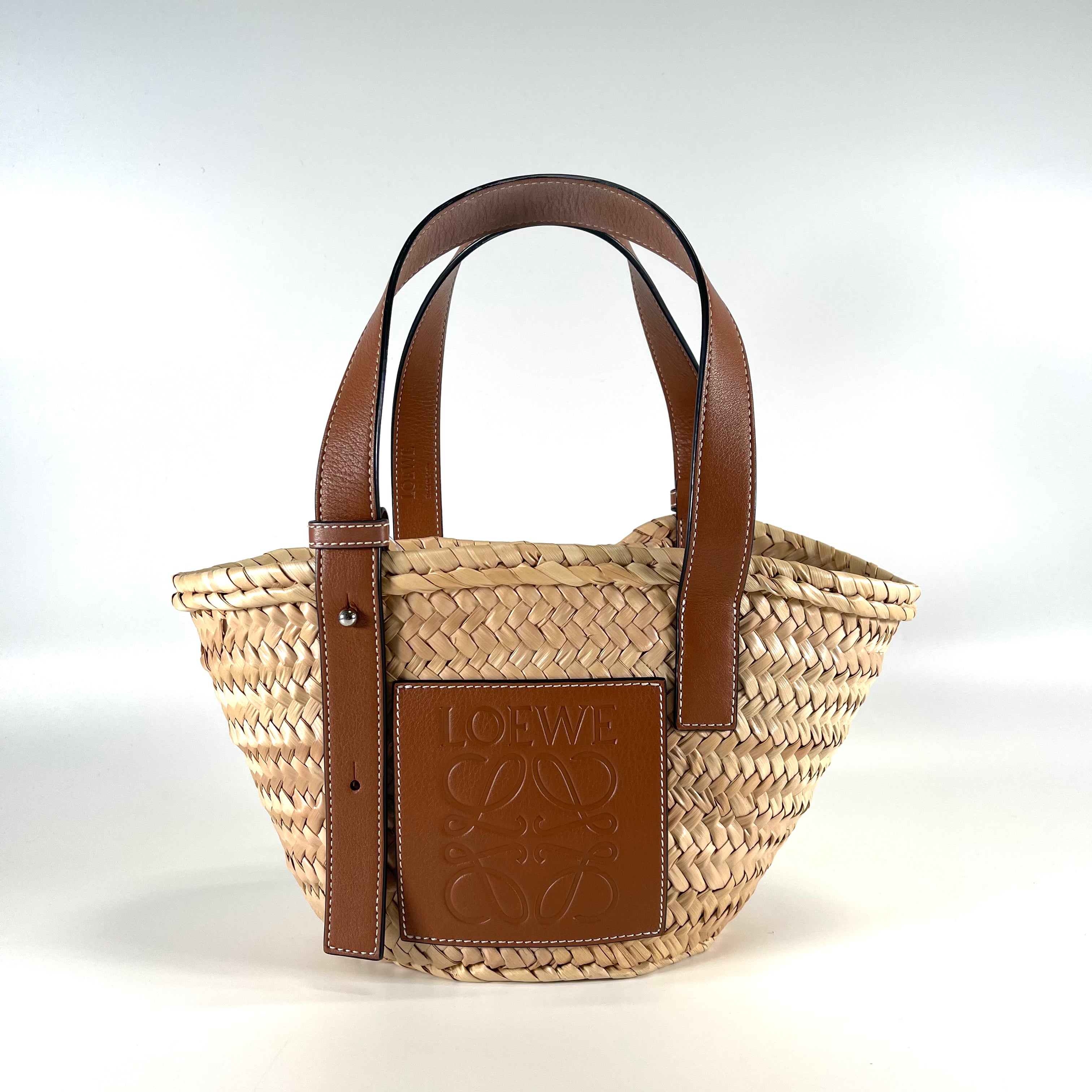 2601 LOEWE Palm × calf basket bag Small