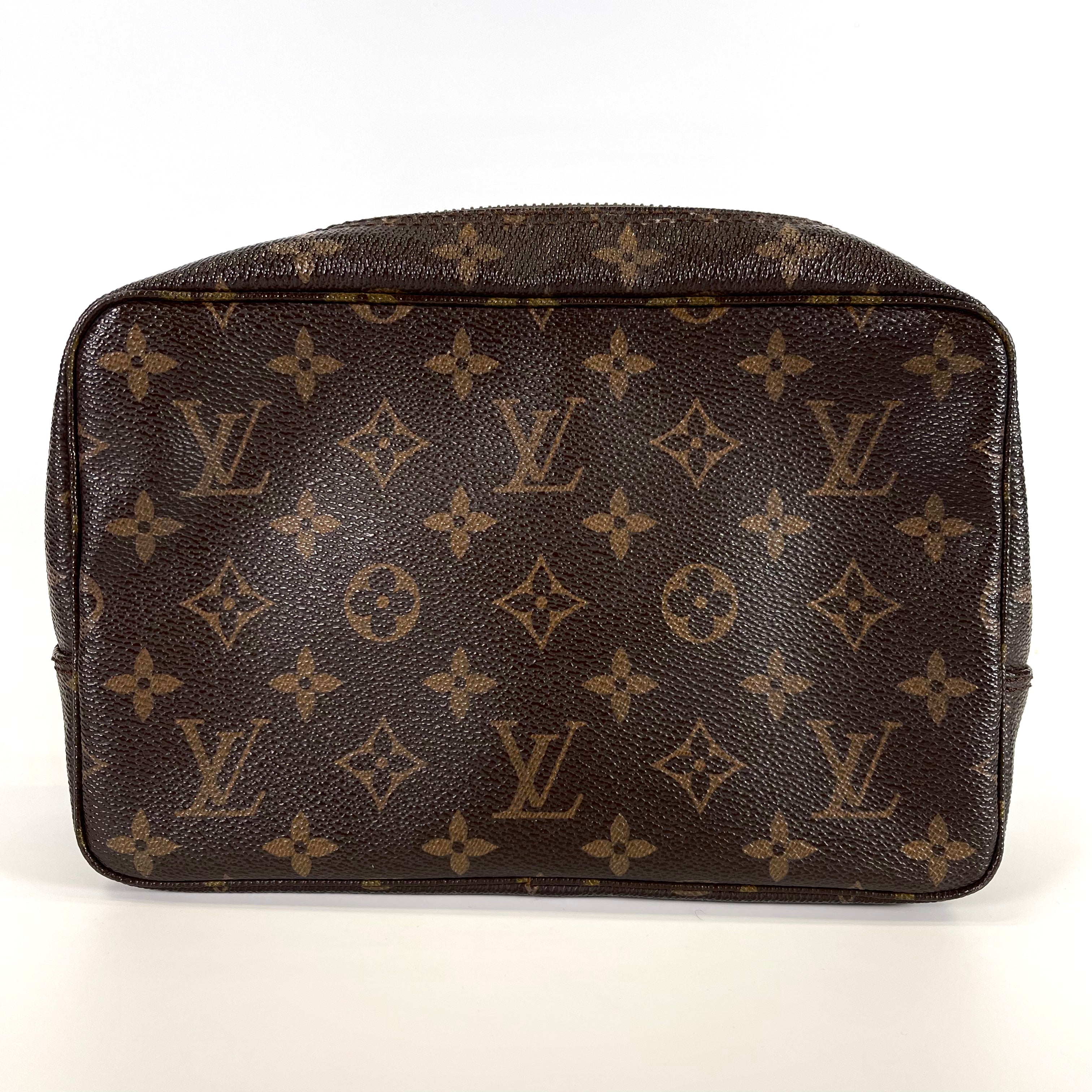 2511 Louis Vuitton Monogram True Toilette