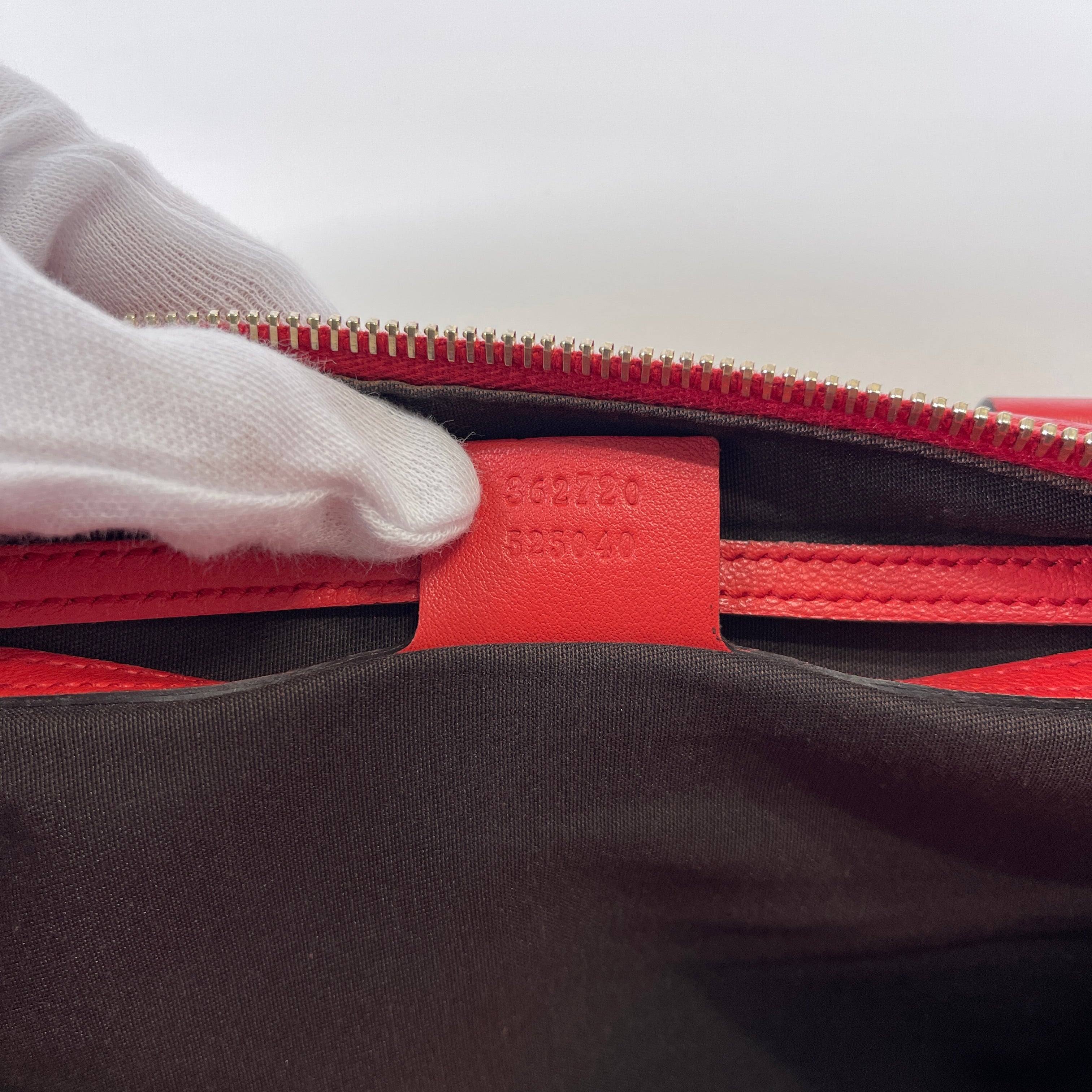 2605 secondhand GUCCI Boston Island Red