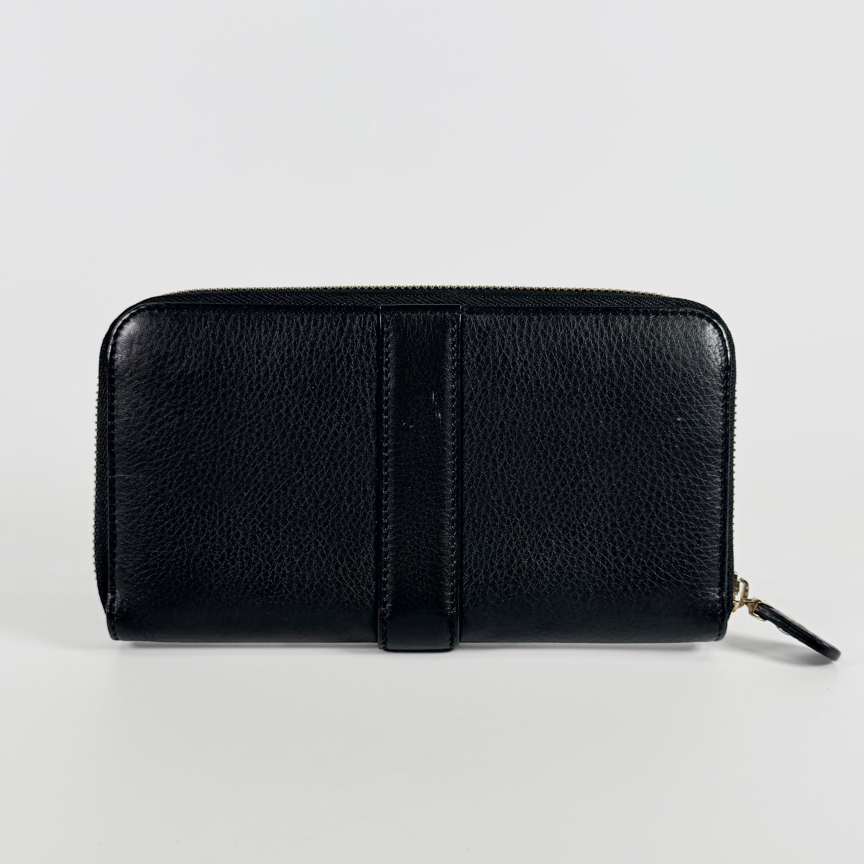2606 secondhand Ferragamo ★ leather round Zipper Long wallet gold metal fittings black