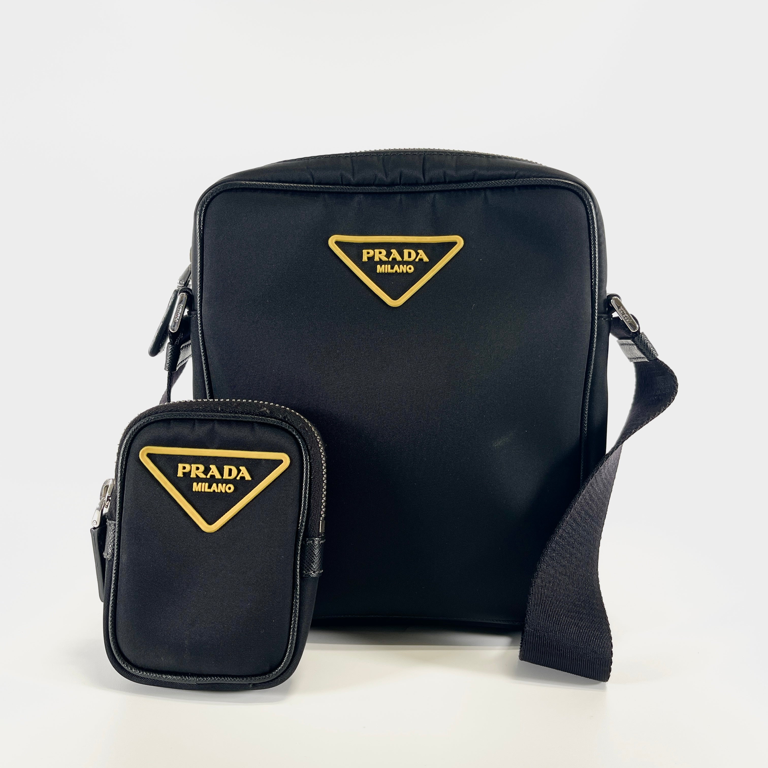 2605 secondhand PRADA brand bag nylon shoulder black