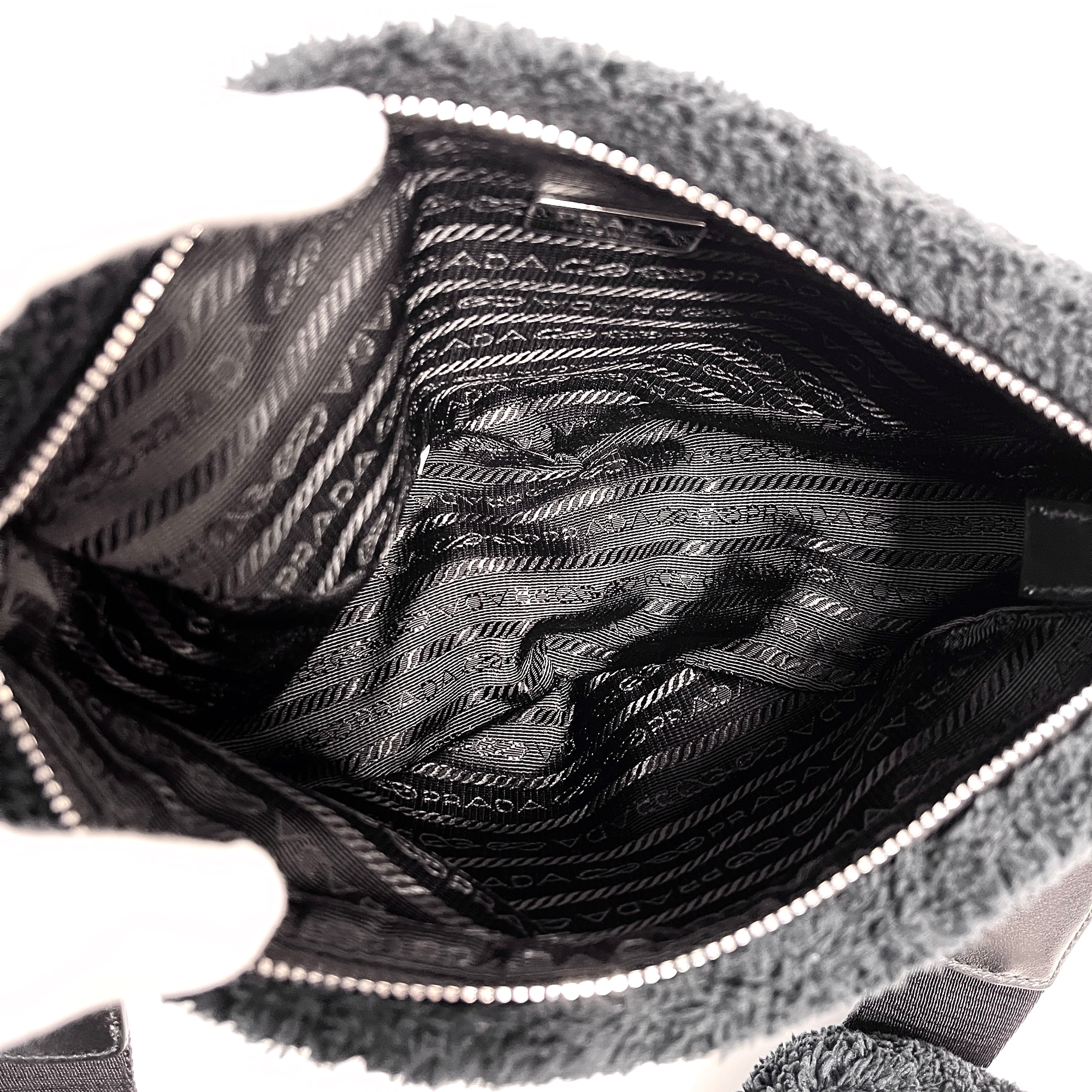 2604 secondhand PRADA Shoulder bag