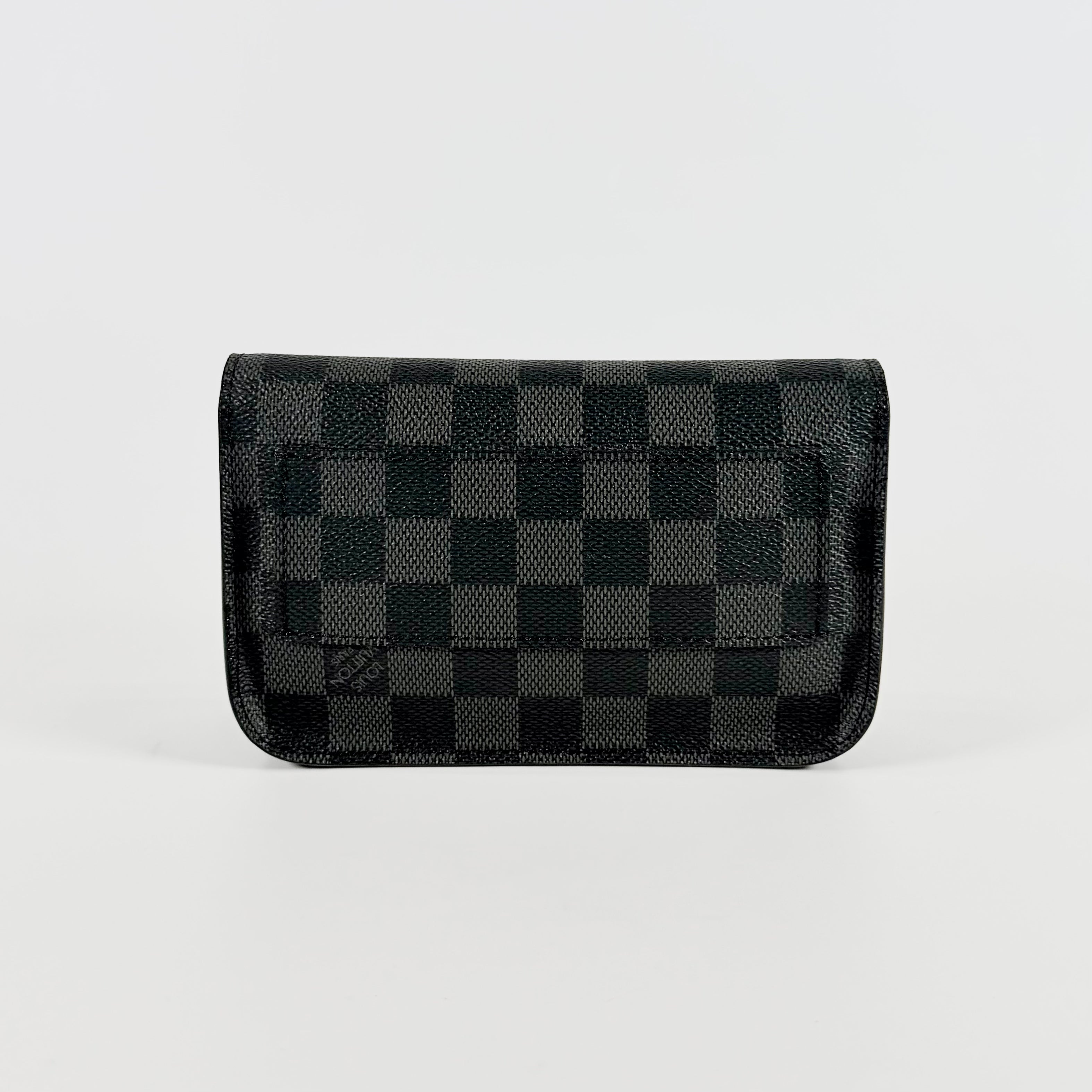 2608 secondhand LV Damier Graphite M6837T Pochette Homme