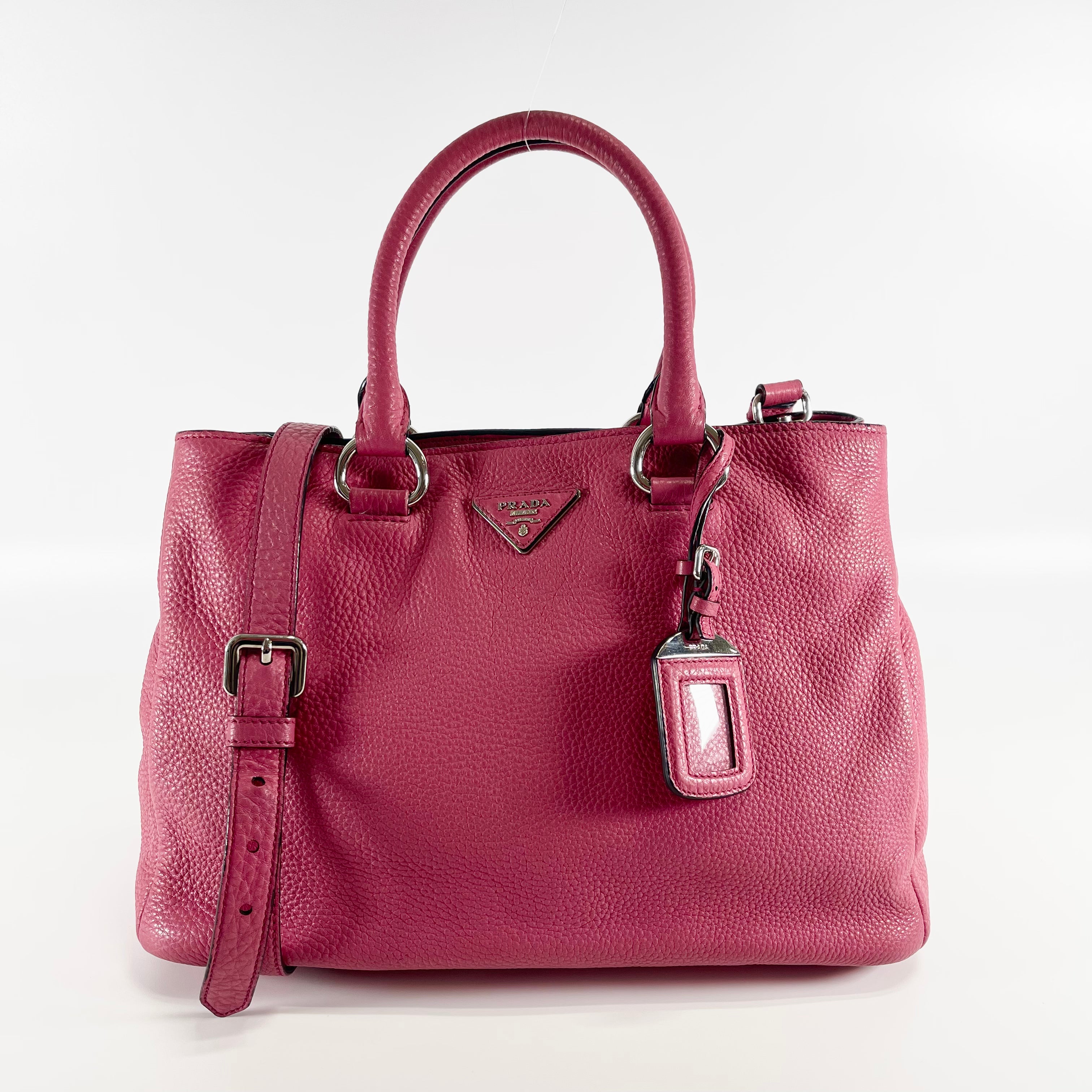 2601 secondhand PRADA hand bag