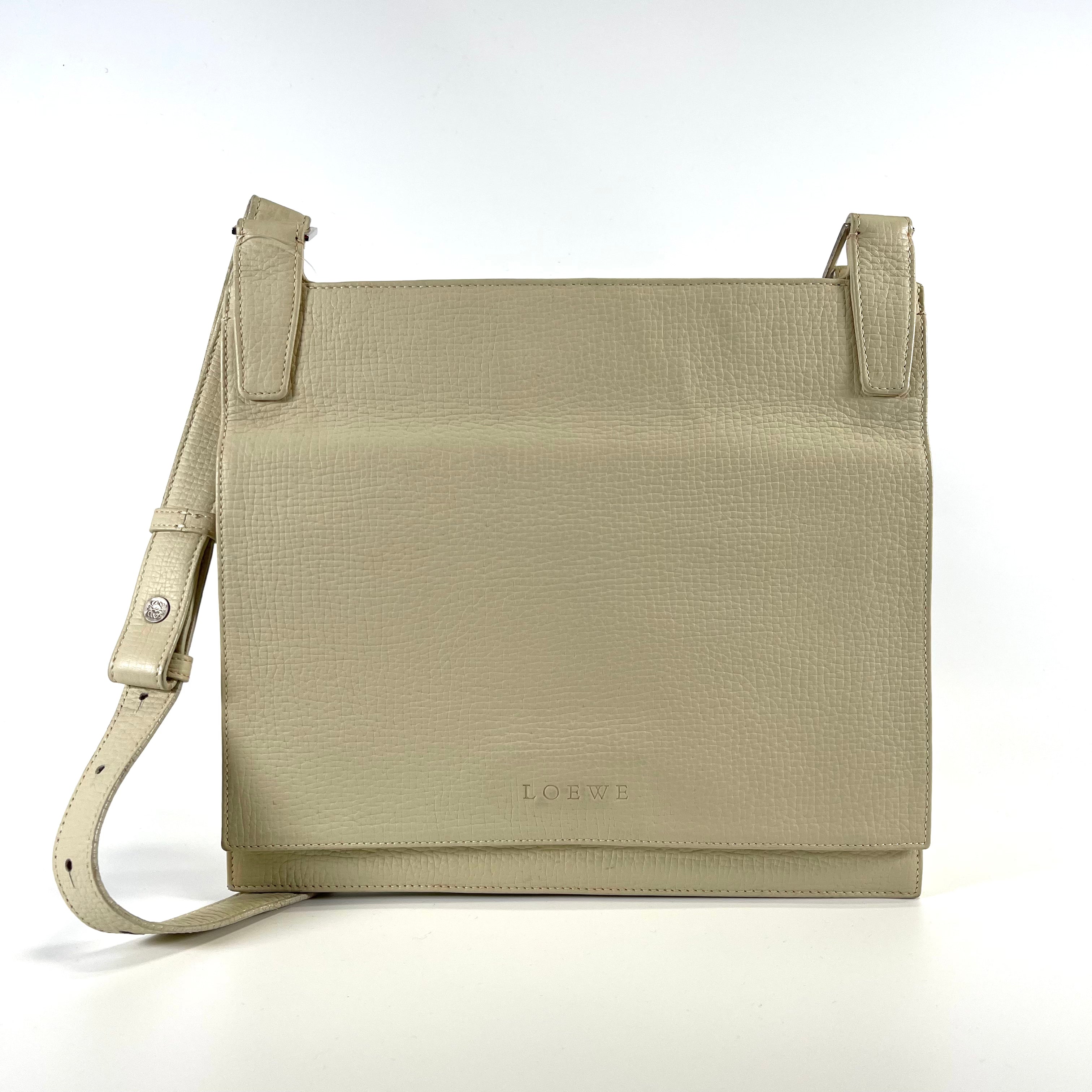 2512 secondhand LOEWE Shoulder bag / Crossbody Bag Type