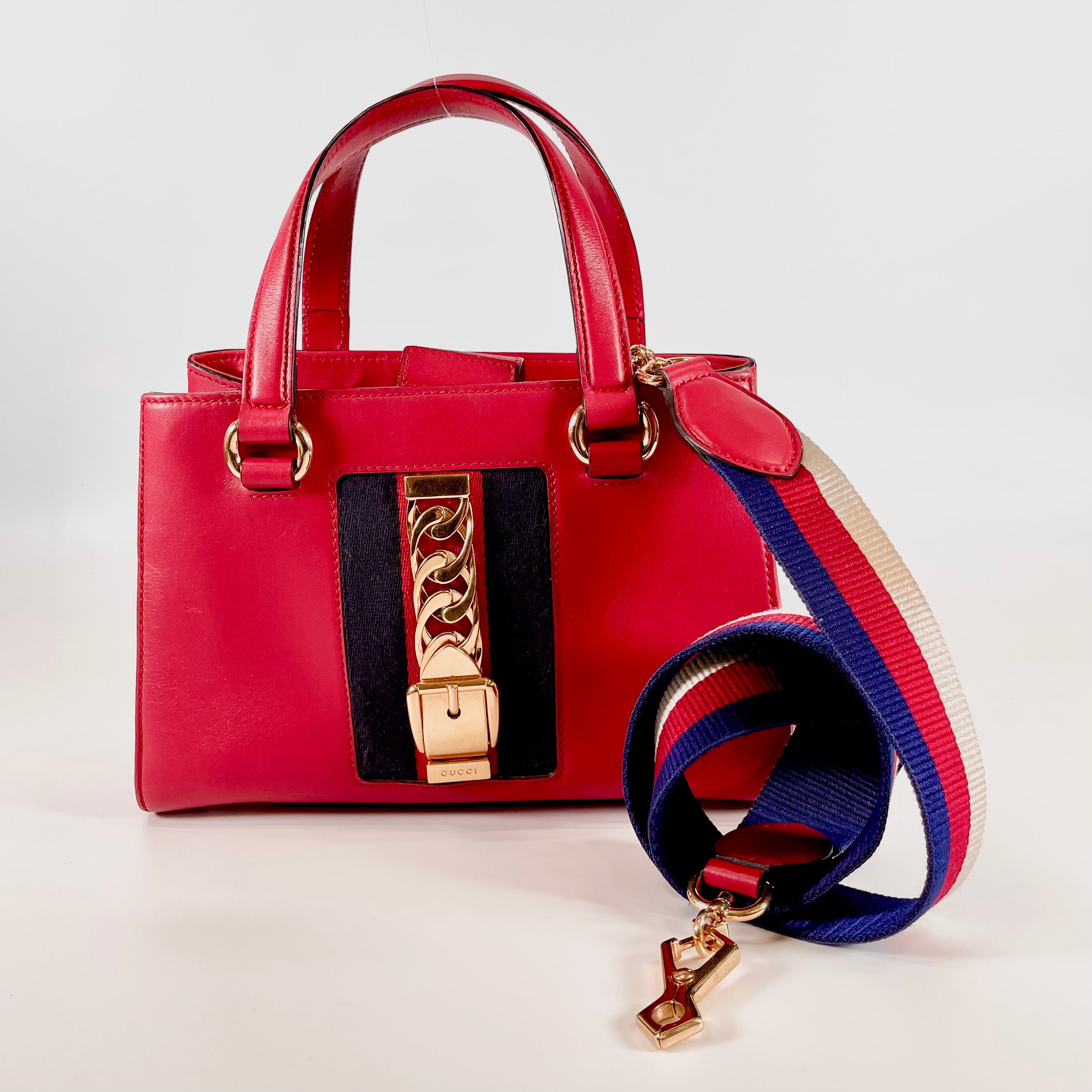 2601 GUCCI Shoulder bag Red leather 460381 200047
