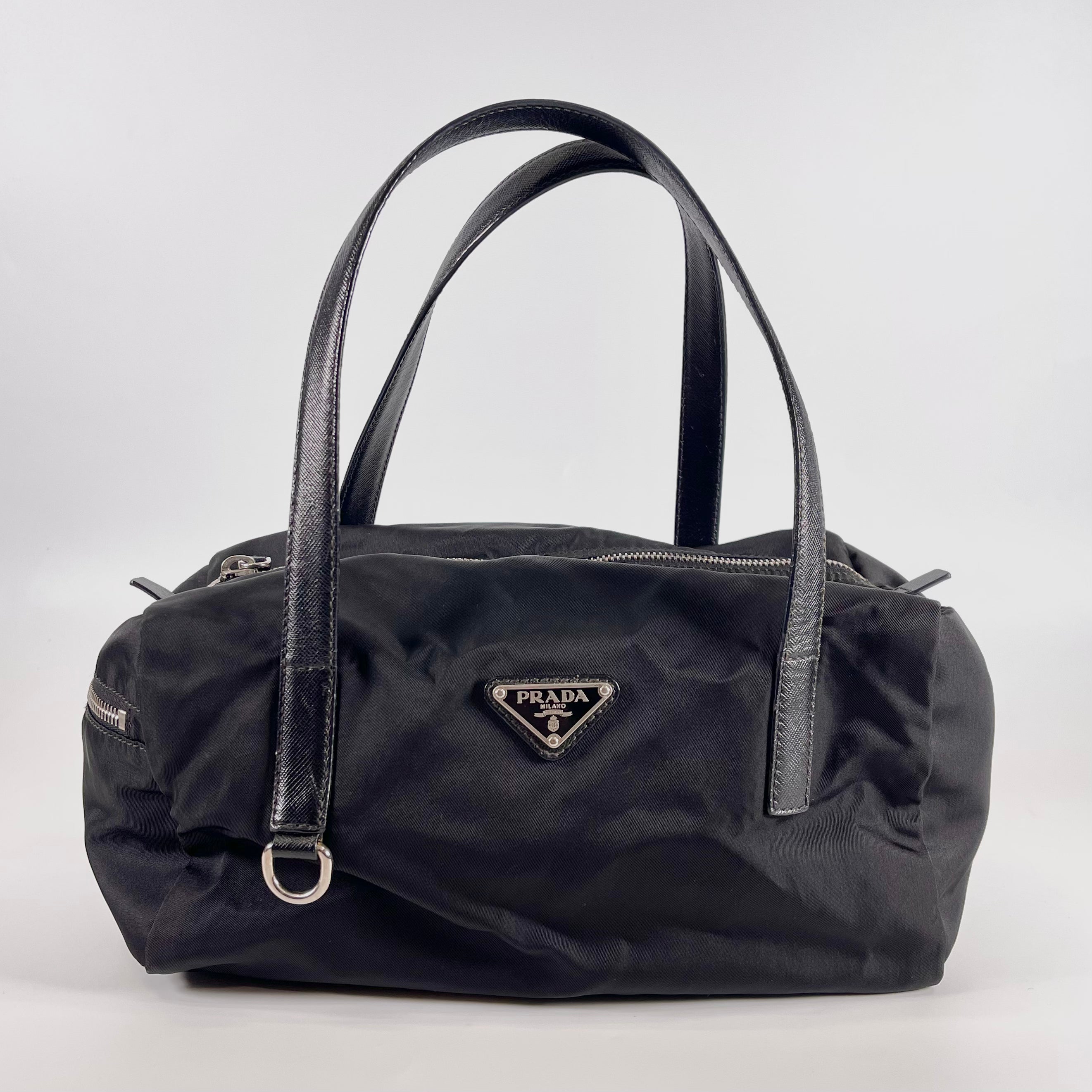 2512 secondhand PRADA nylon hand bag