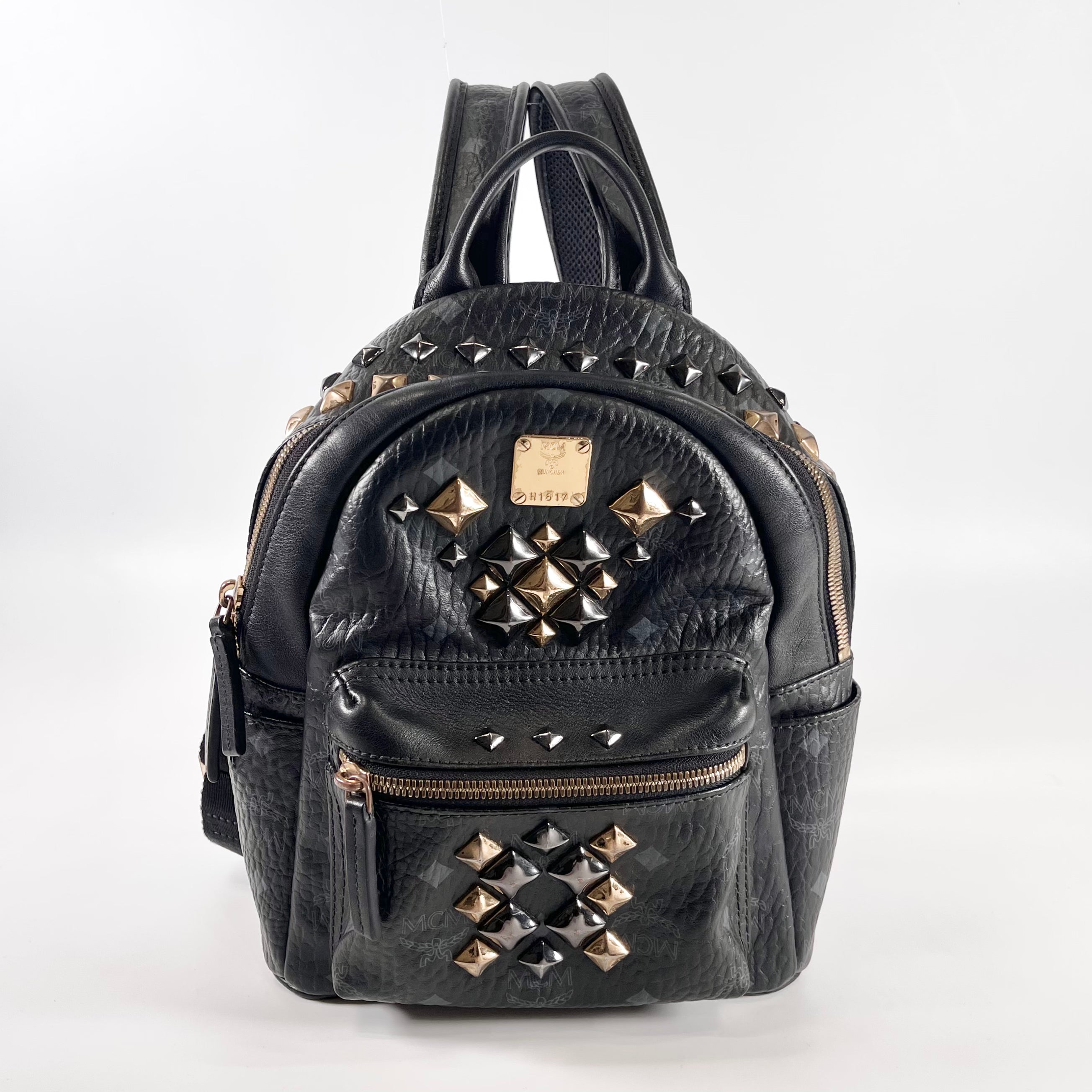 2602 secondhand MCM brand bag leather backpack black / gold