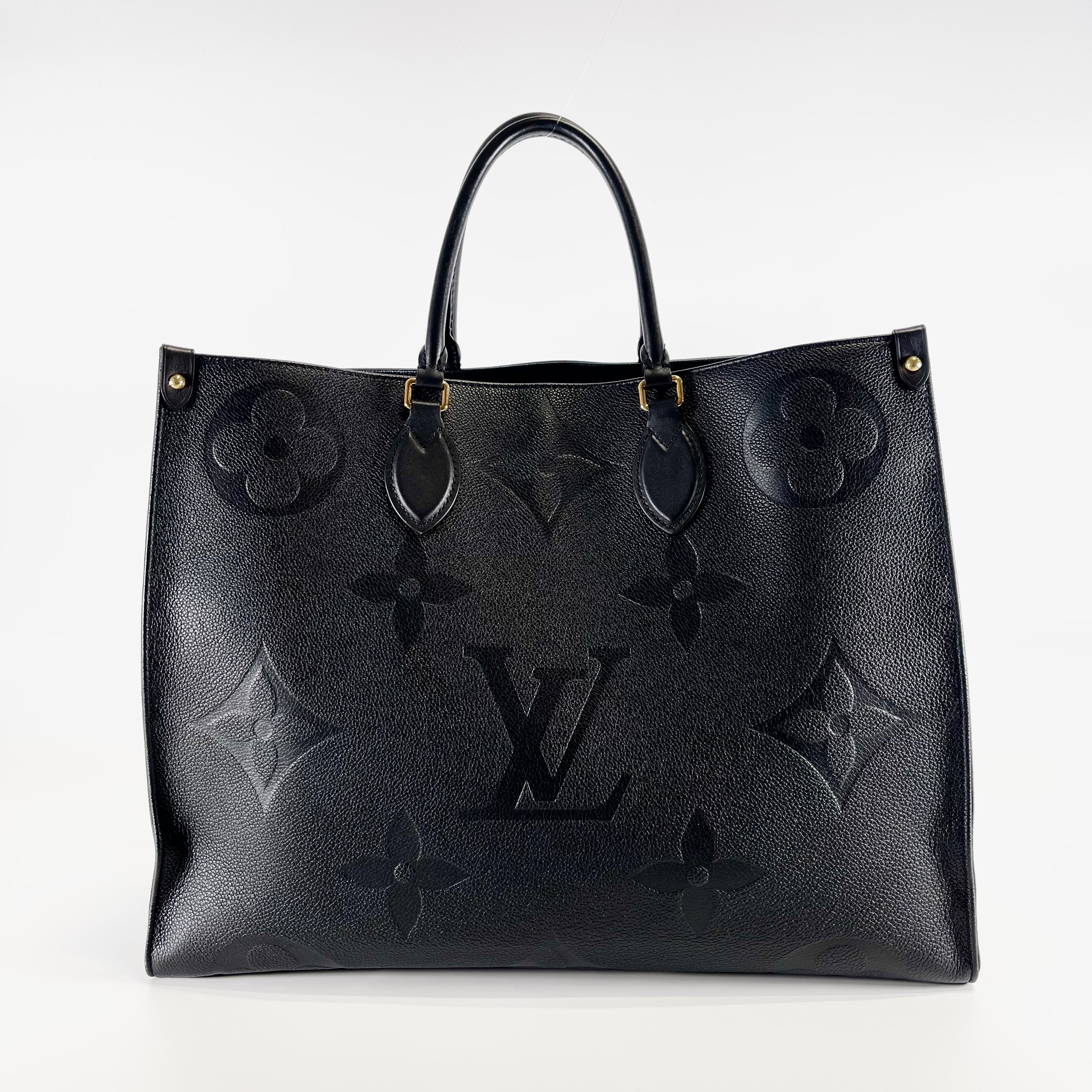 2602 secondhand LV On the Go