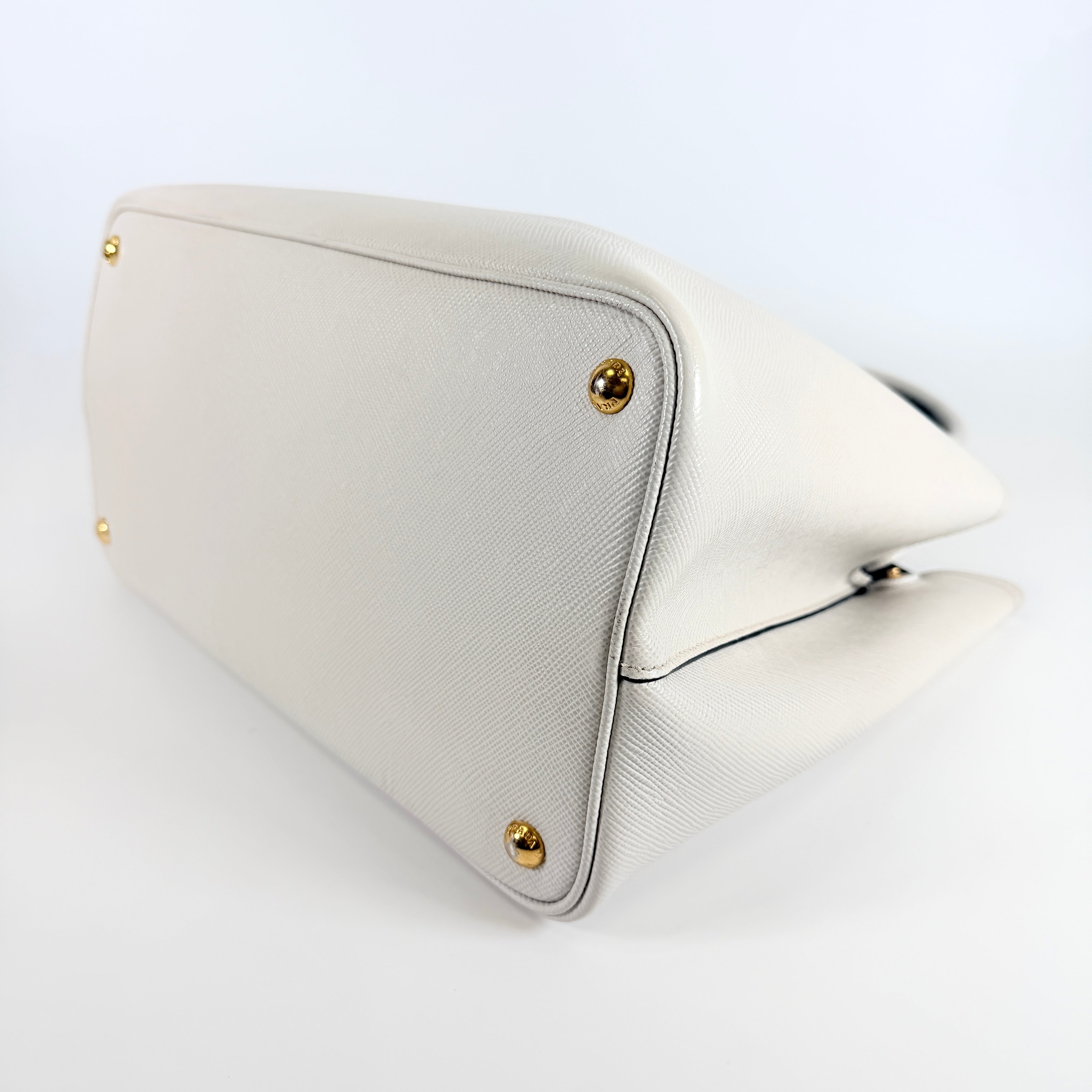 2607 secondhand PRADA 2Way bag