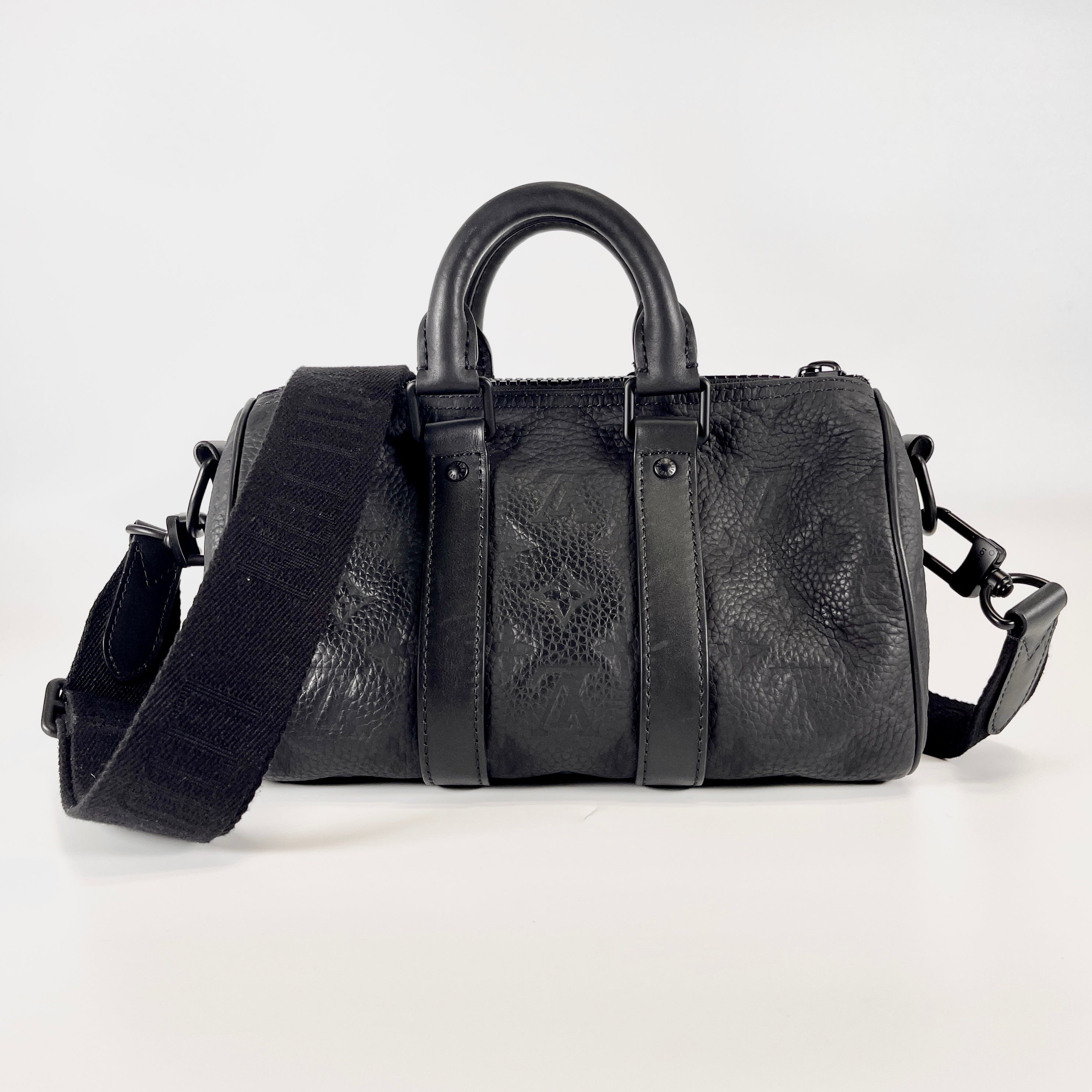 2604 secondhand LV Keepall Bandouliere