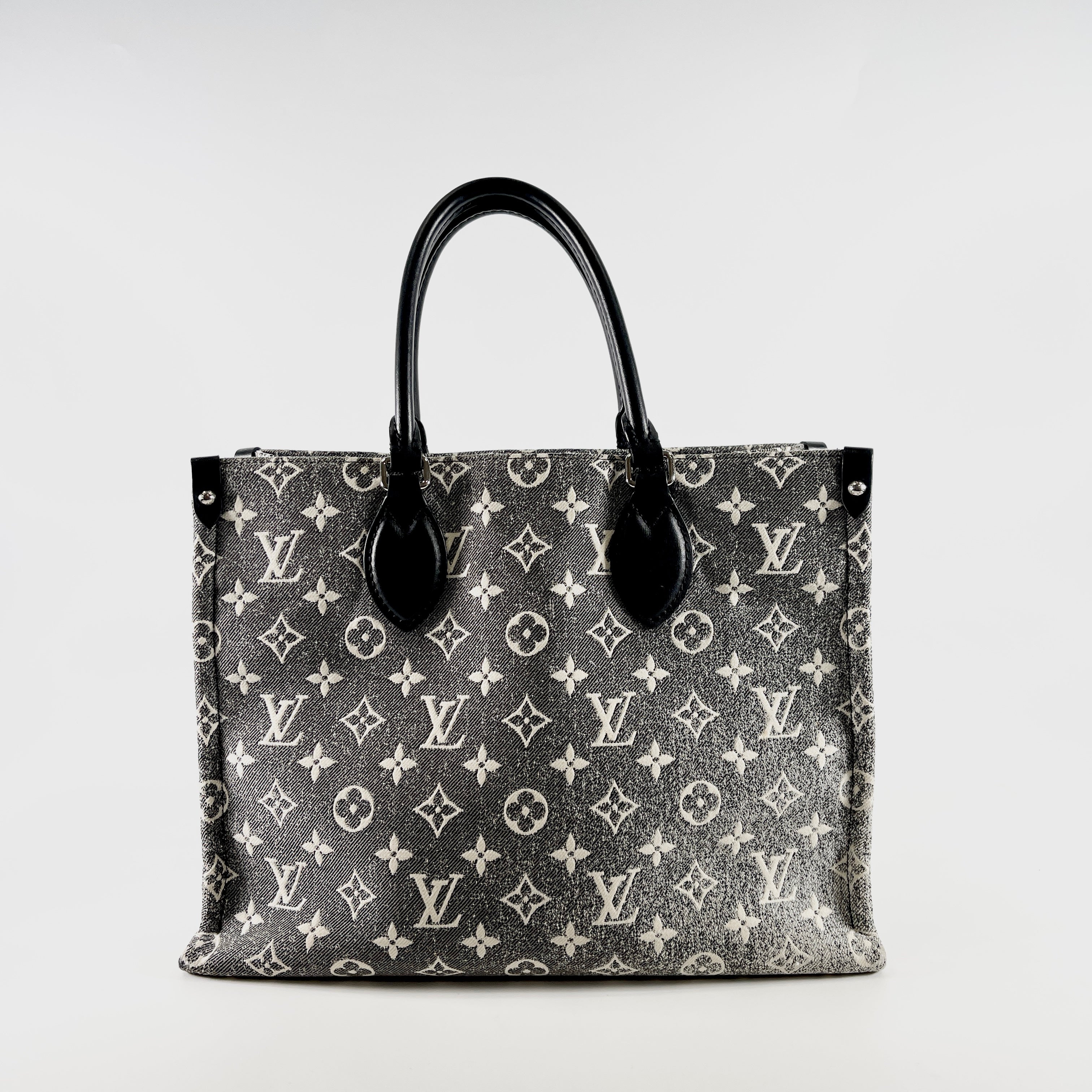 2603 secondhand LV On the Go