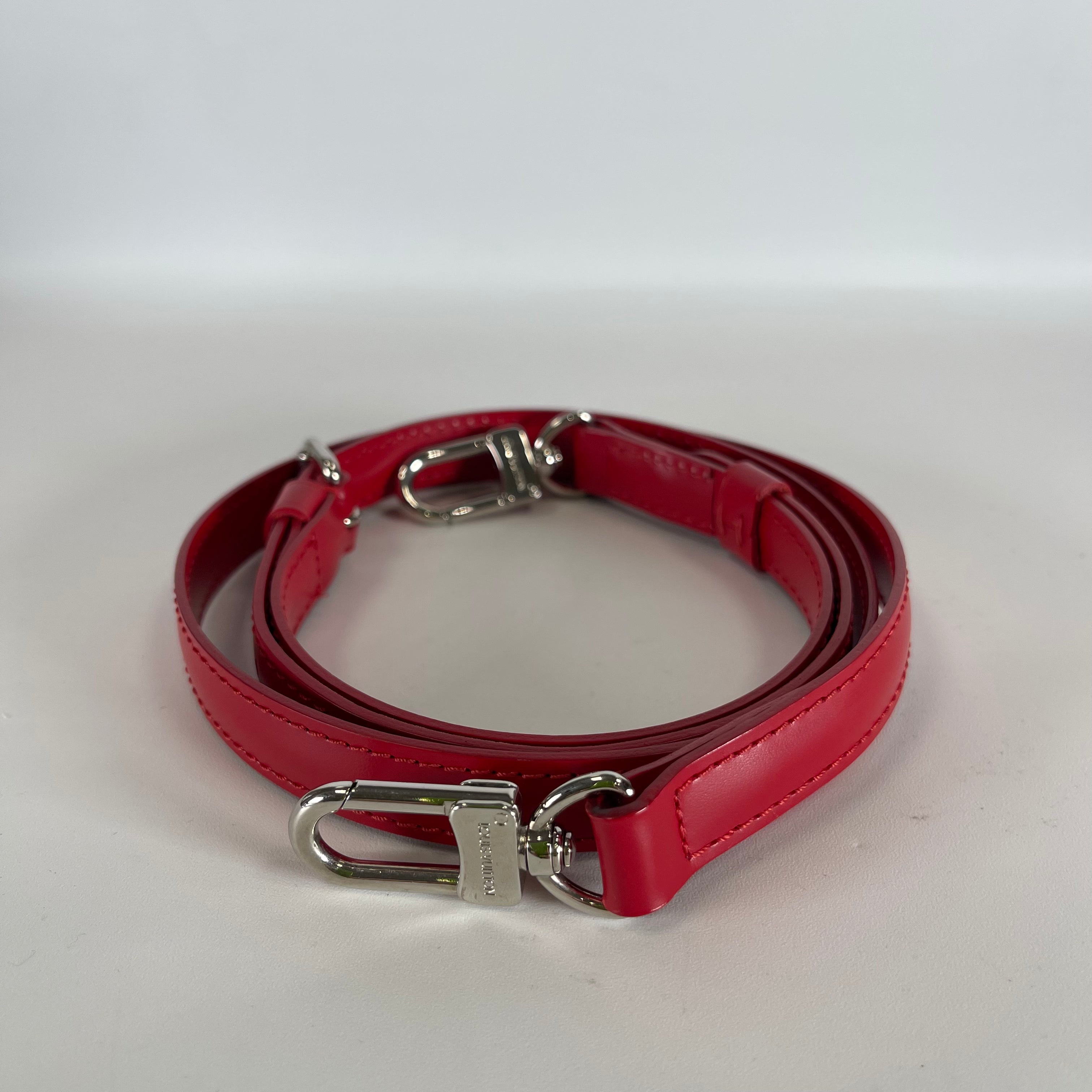 2507 Louis Vuitton Leather Shoulder Strap RED
