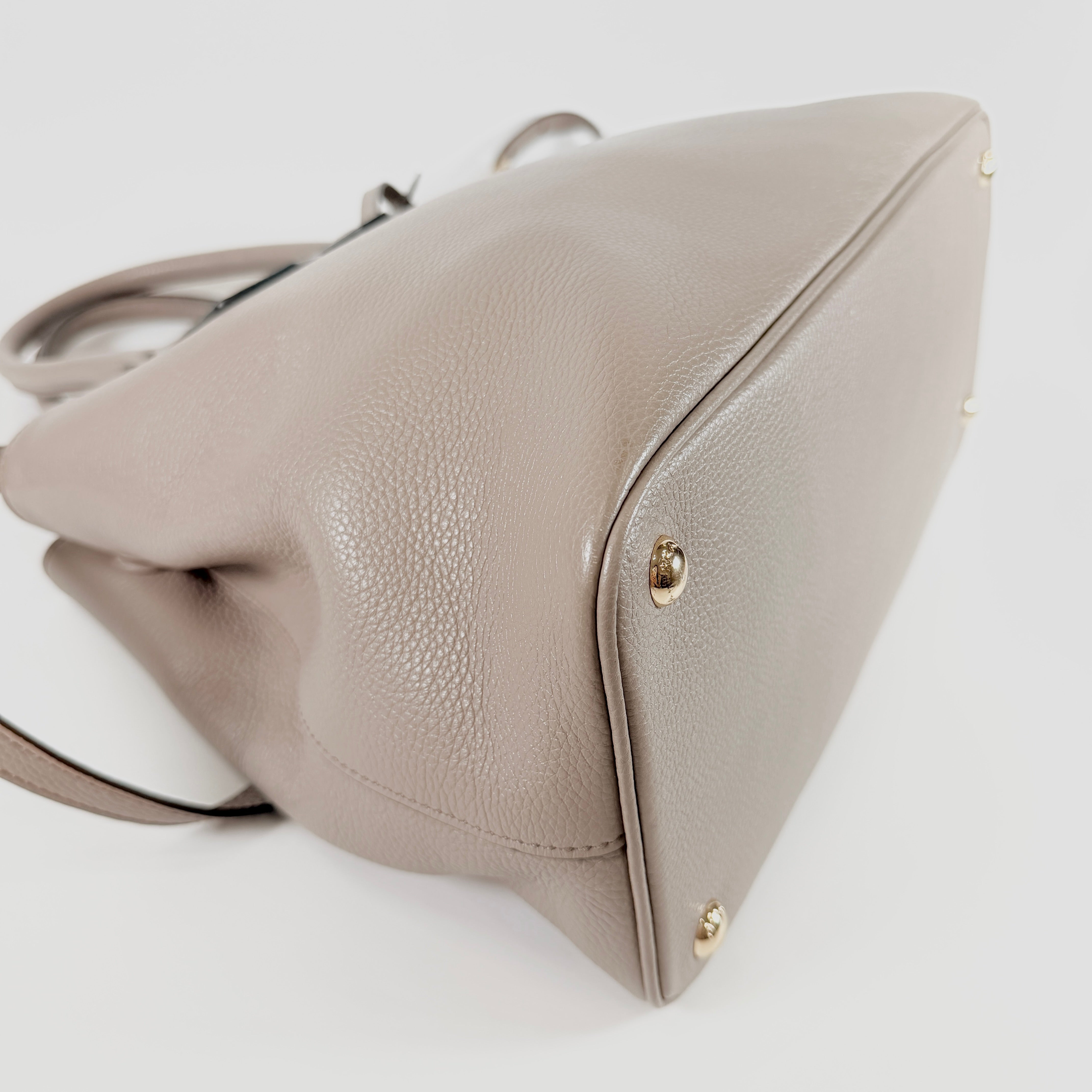 2607 secondhand Prada Leather 2Way Bag