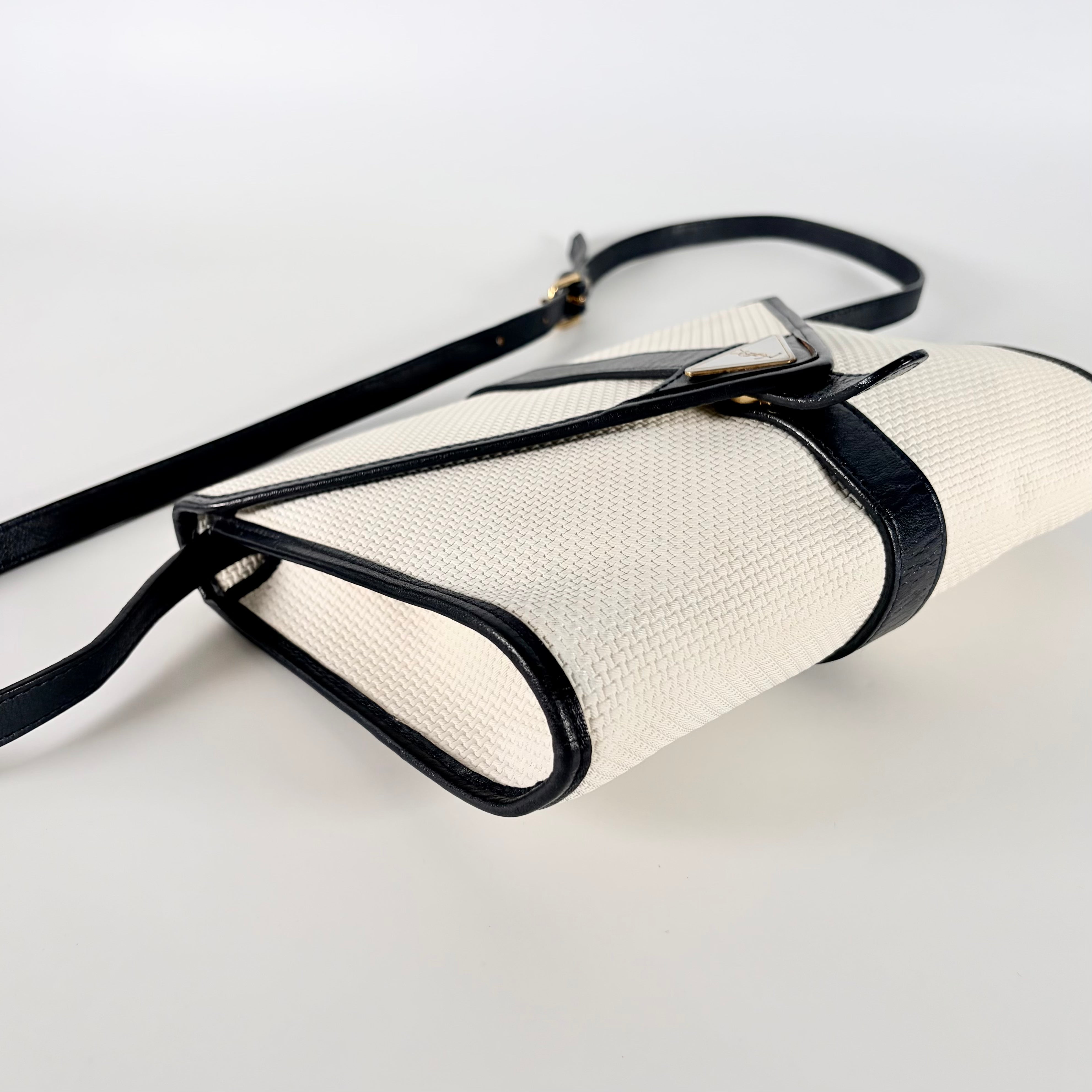 2605 secondhand SAINTLAURENT YSL Shoulder bag