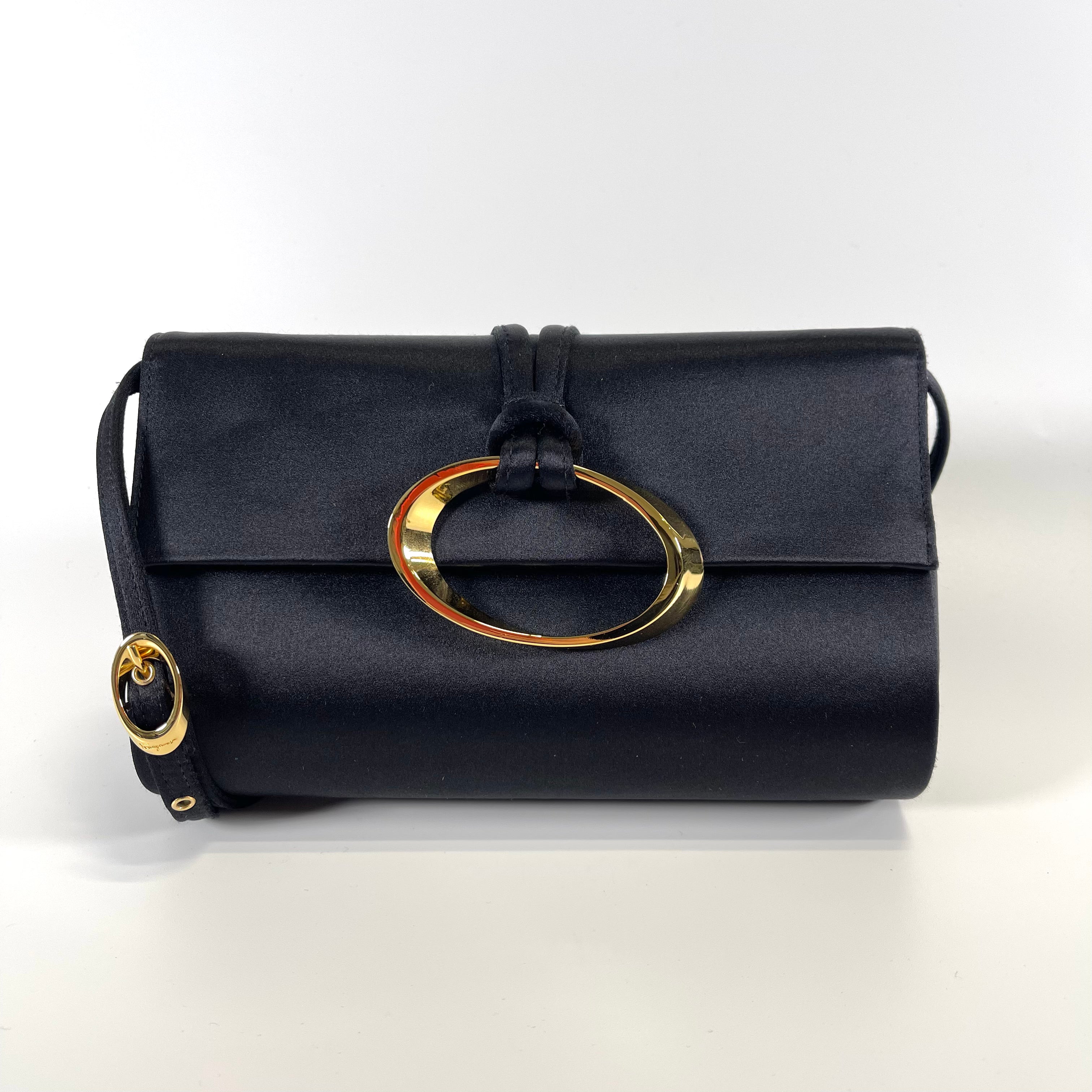 2512 secondhand Ferragamo shoulderbag